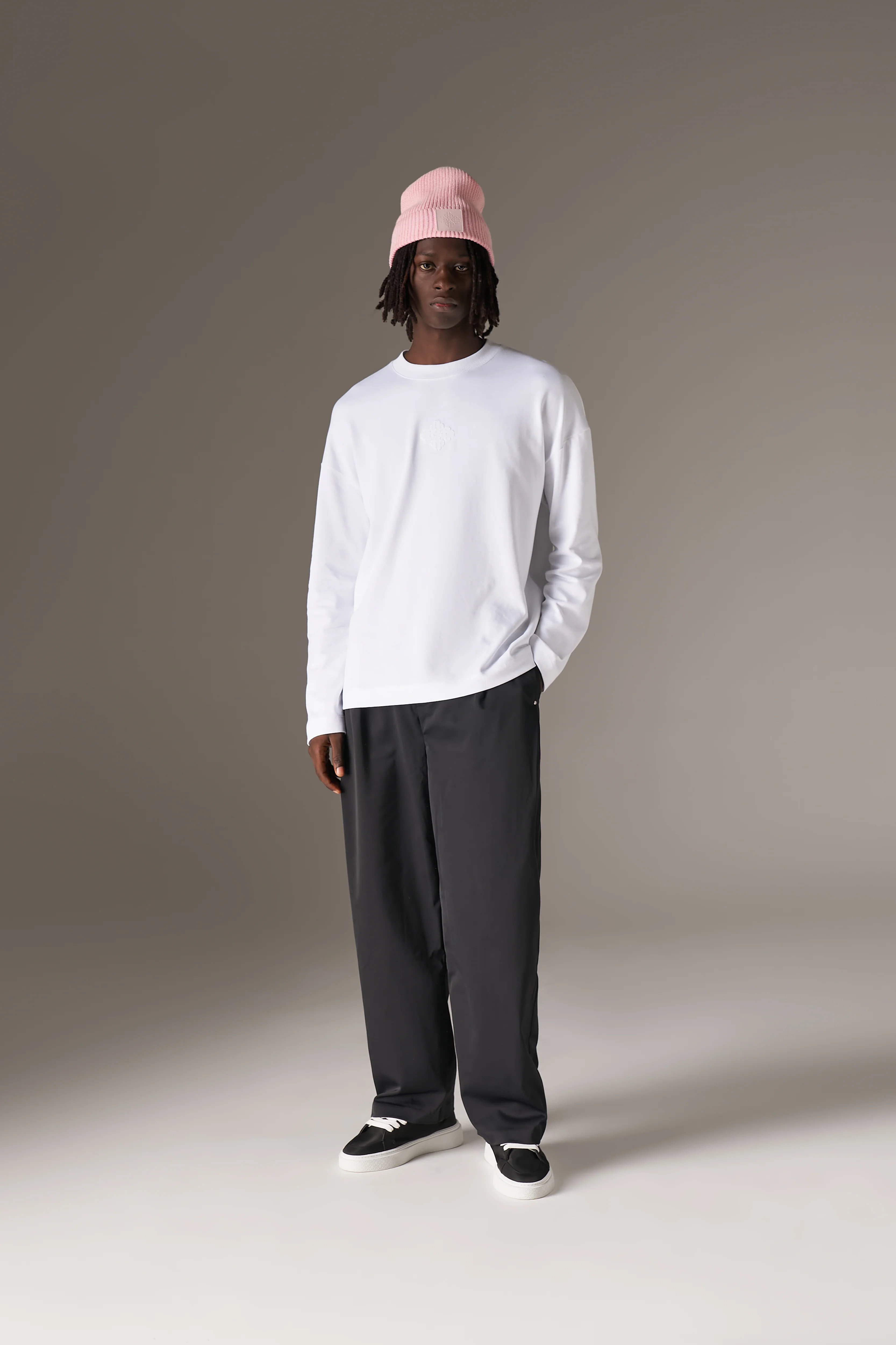 APPLIQUÉ EMBLEM LONG SLEEVE - WHITE - Image 5
