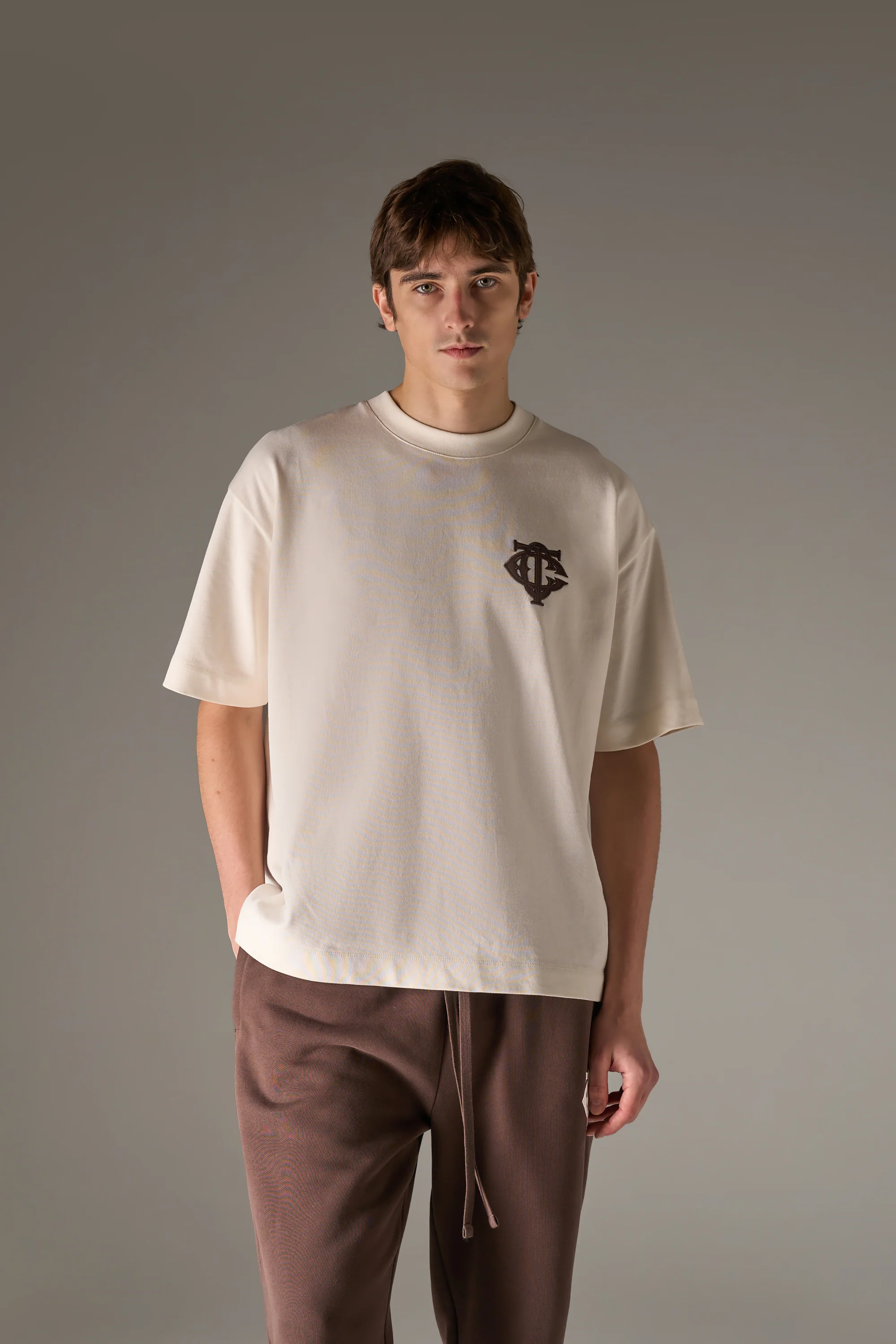 APPLIQUE MONOGRAM EMBLEM T-SHIRT - OFF WHITE - Image 2