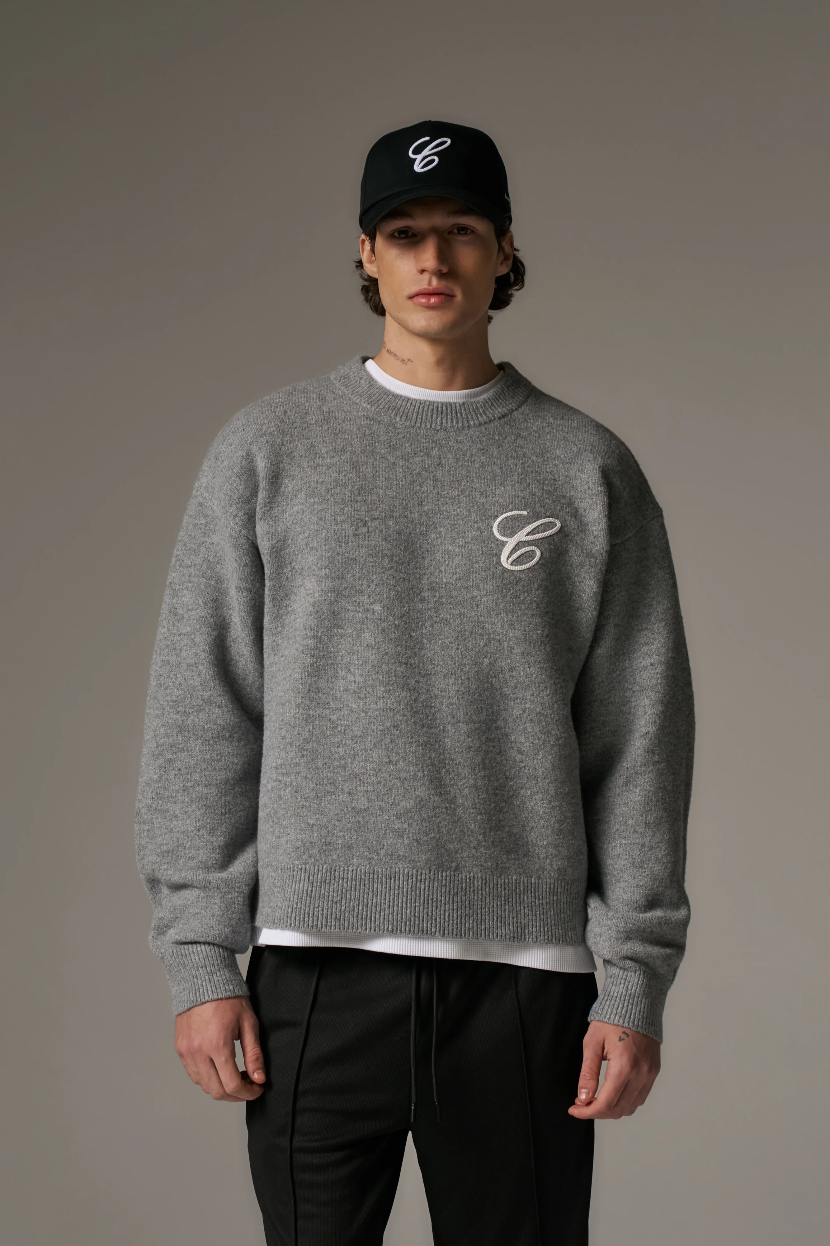 C EMBROIDERY KNITTED CREW - GREY MARL - Image 2