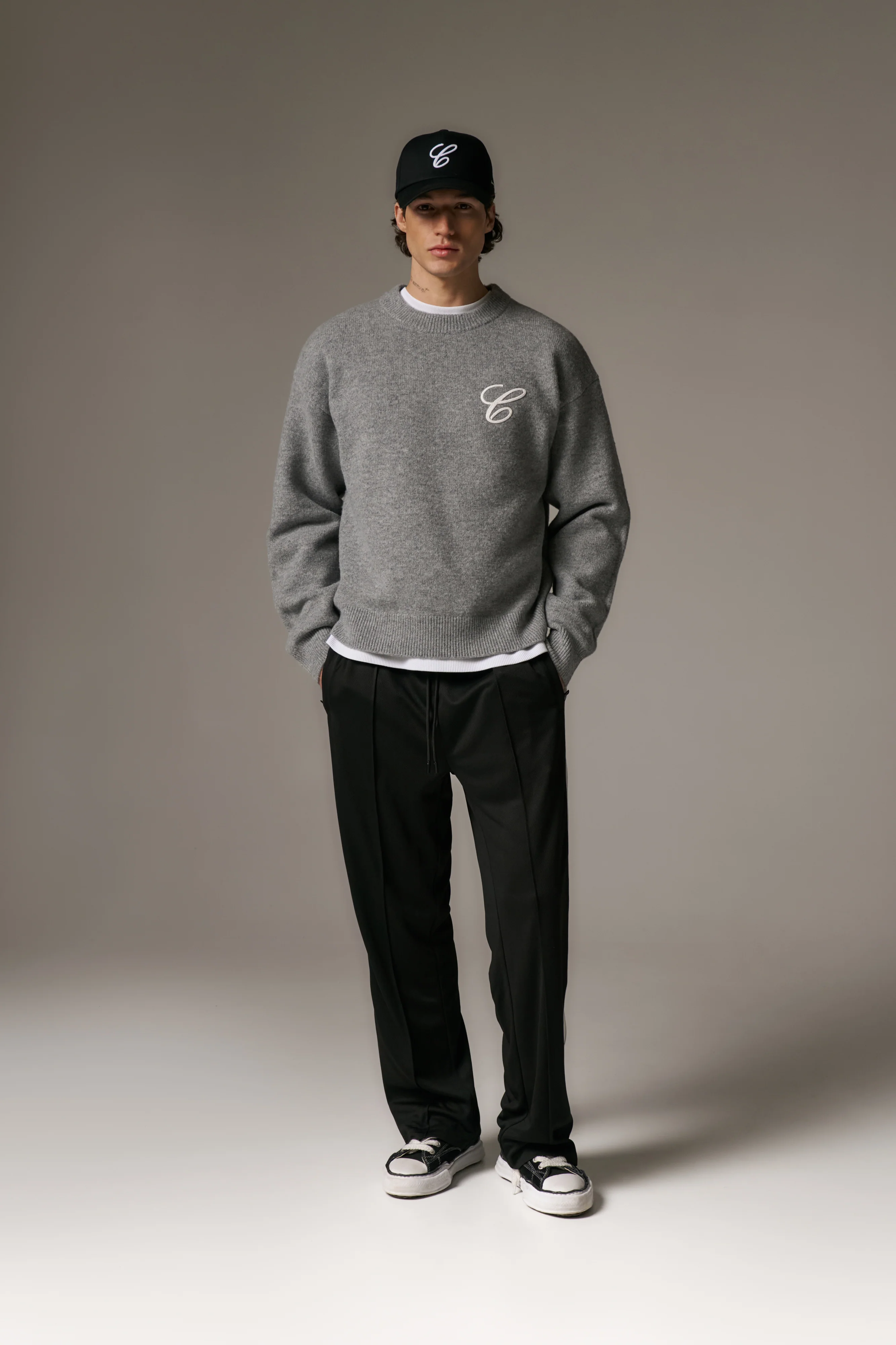 C EMBROIDERY KNITTED CREW - GREY MARL - Image 3