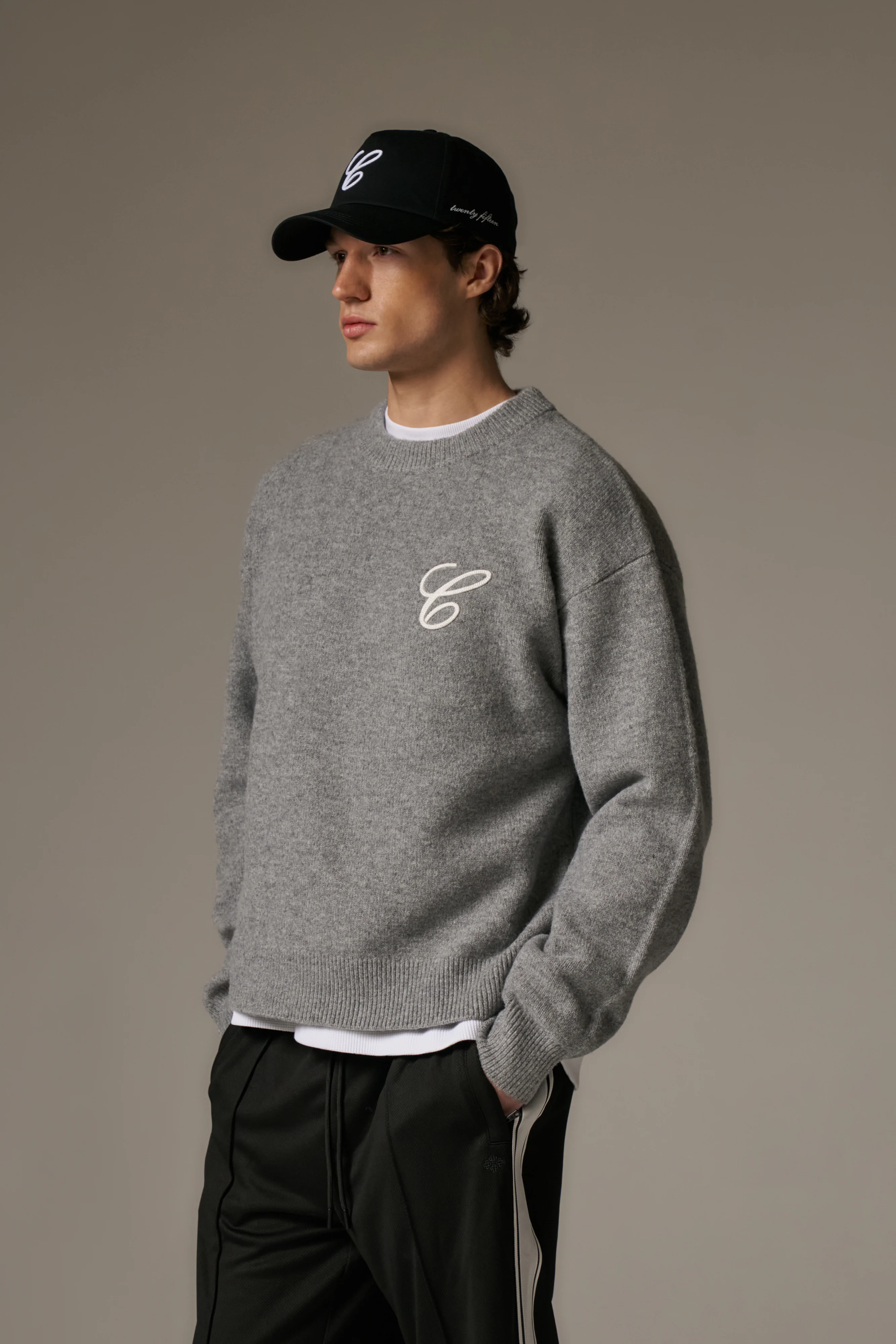 C EMBROIDERY KNITTED CREW - GREY MARL - Image 7
