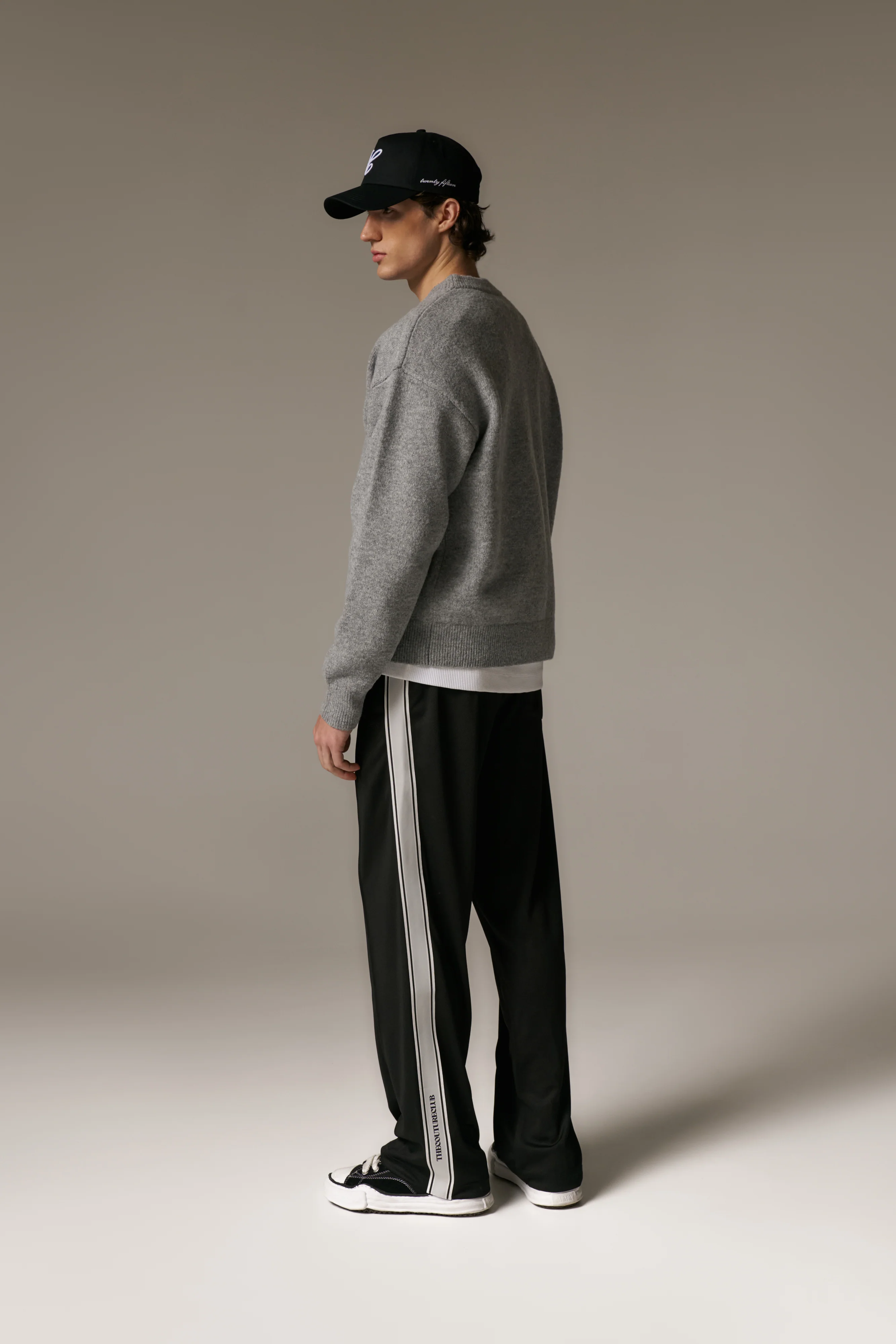 C EMBROIDERY KNITTED CREW - GREY MARL - Image 8