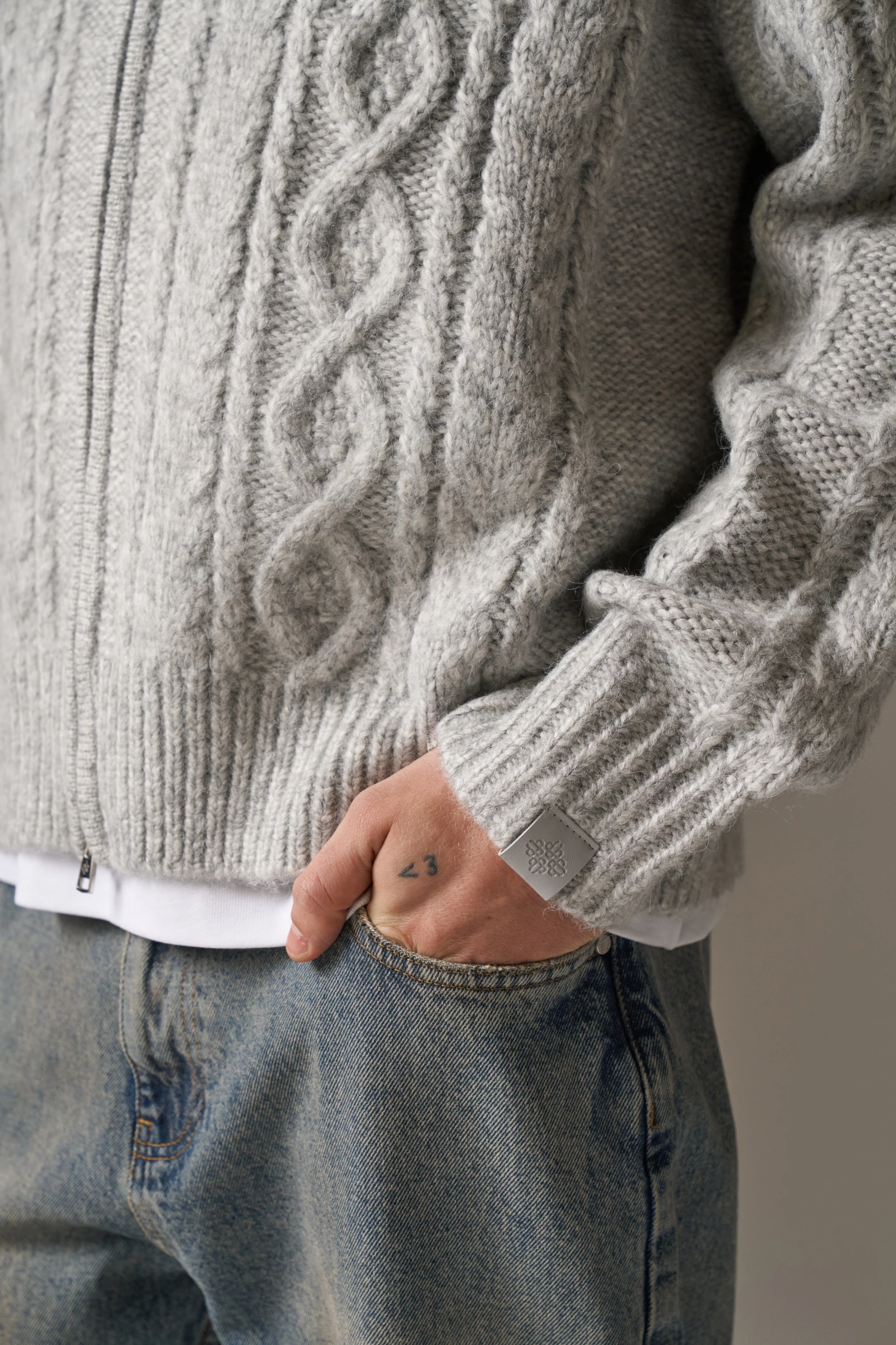 CABLE KNIT ZIP THROUGH HOODIE - GREY - Image 5