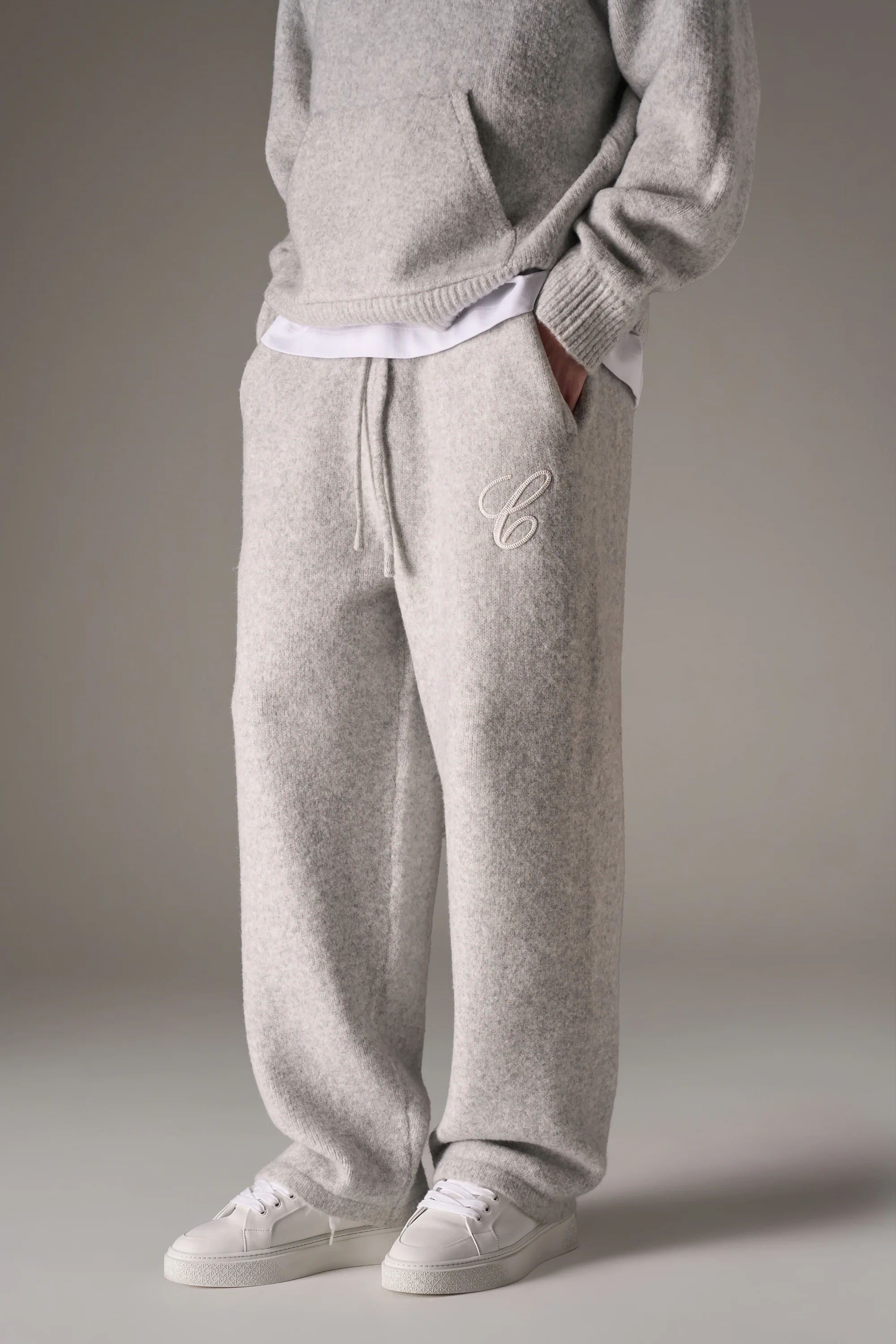 CHAINSTITCH EMBROIDERY KNITTED BARREL LEG JOGGERS - GREY - Image 2