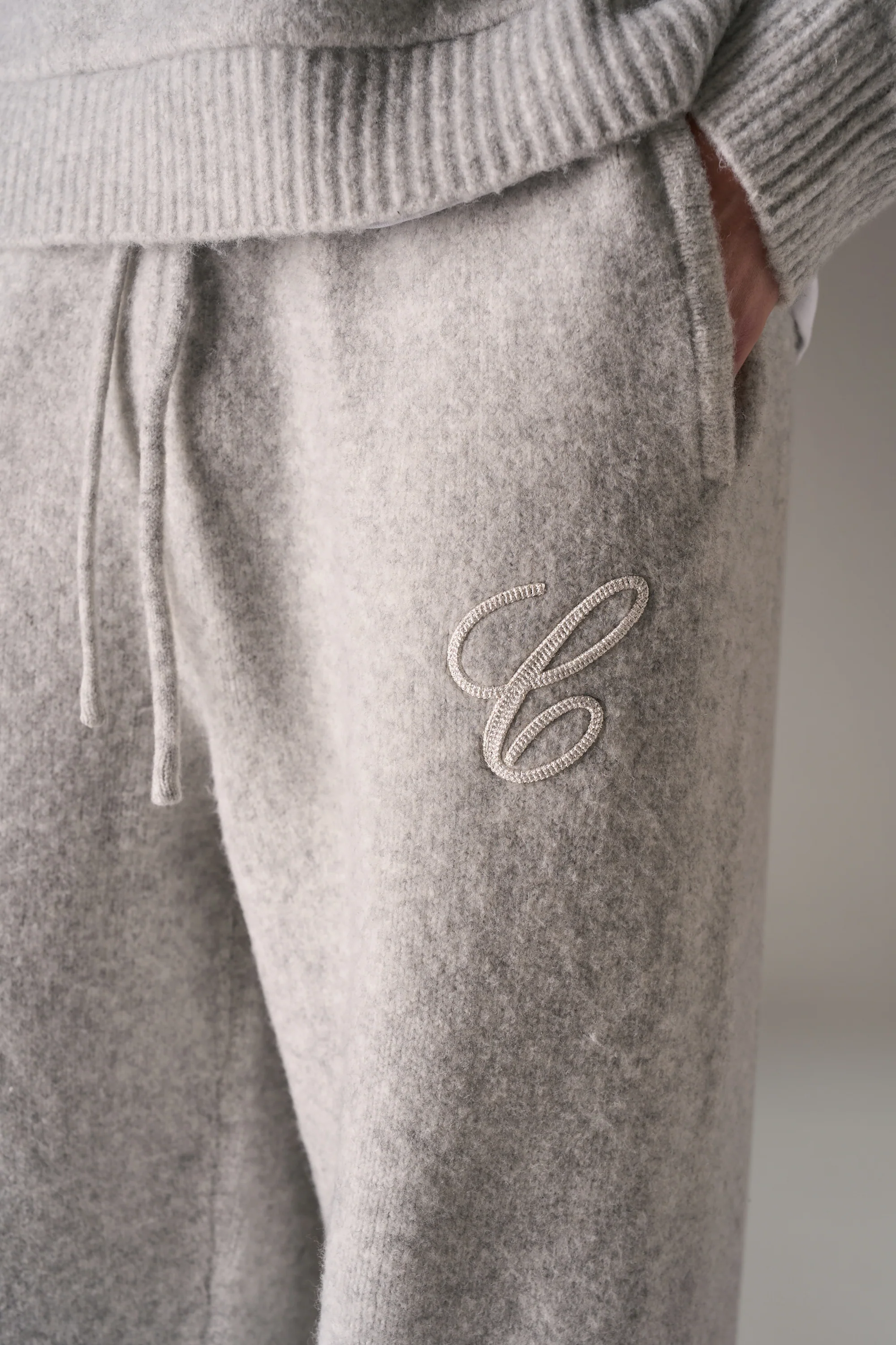 CHAINSTITCH EMBROIDERY KNITTED BARREL LEG JOGGERS - GREY - Image 5
