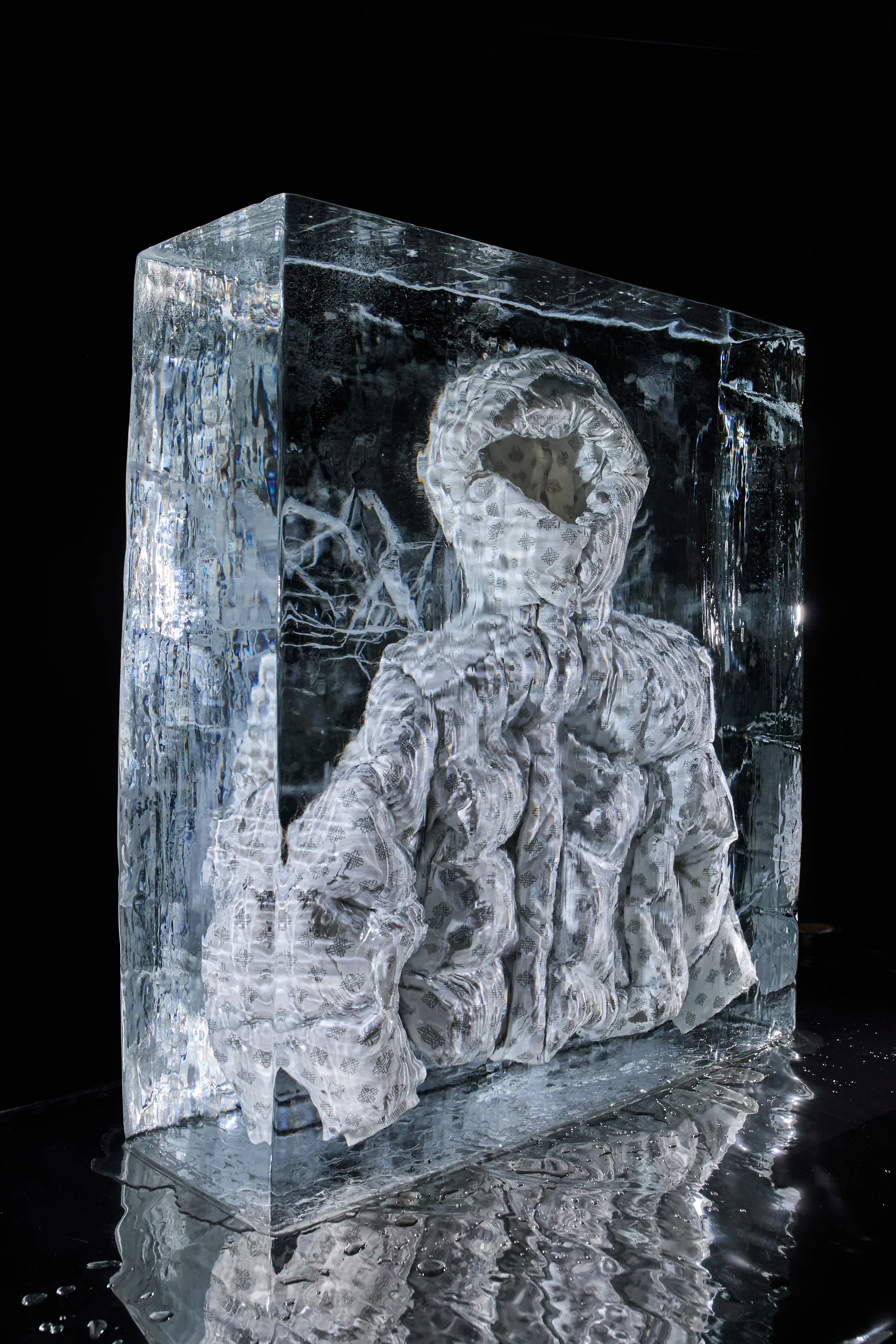 COLD REACTIVE EMBLEM PUFFER - OFF WHITE - Image 3