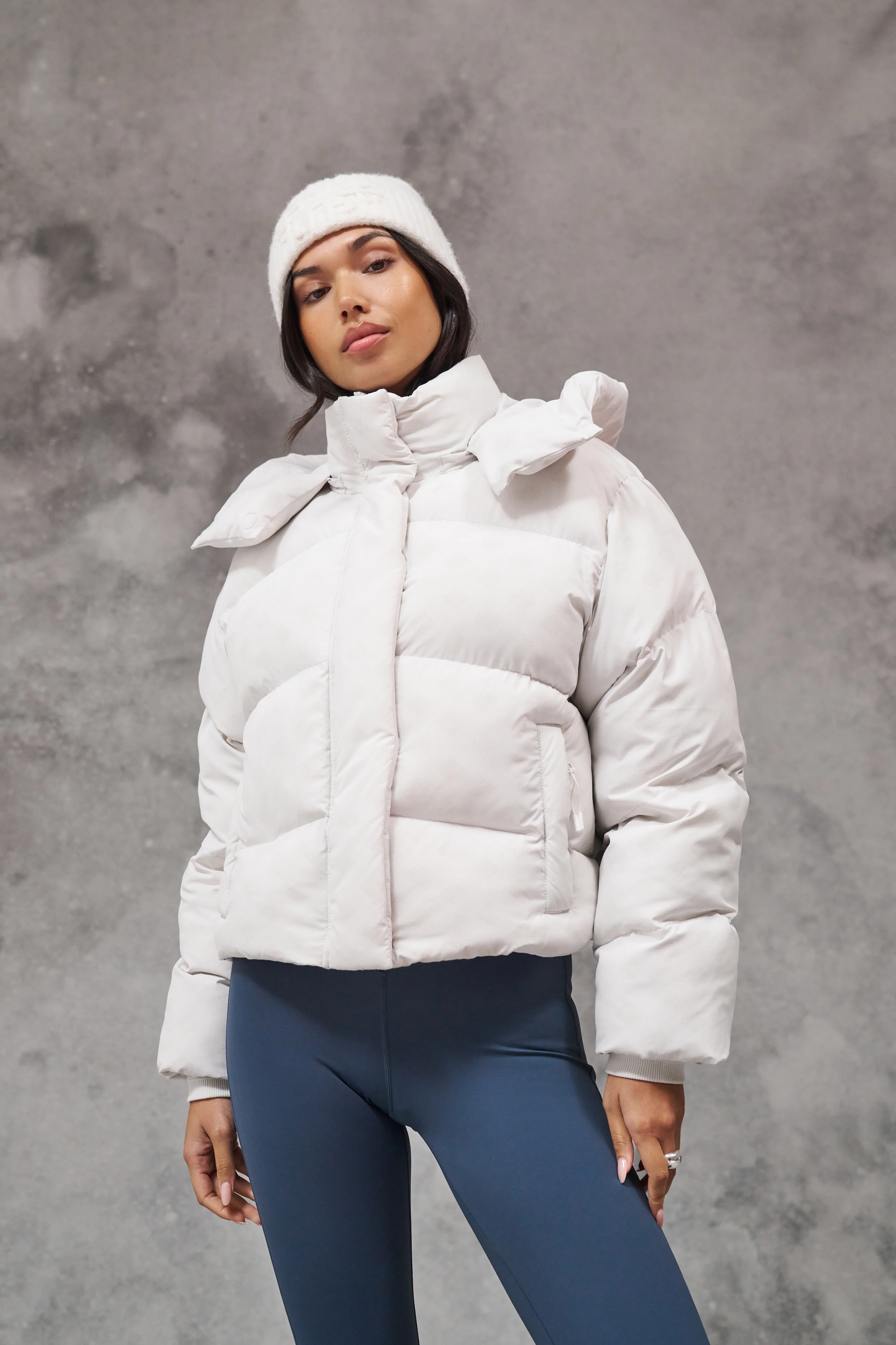 COLD REACTIVE EMBLEM PUFFER - OFF WHITE - Image 4