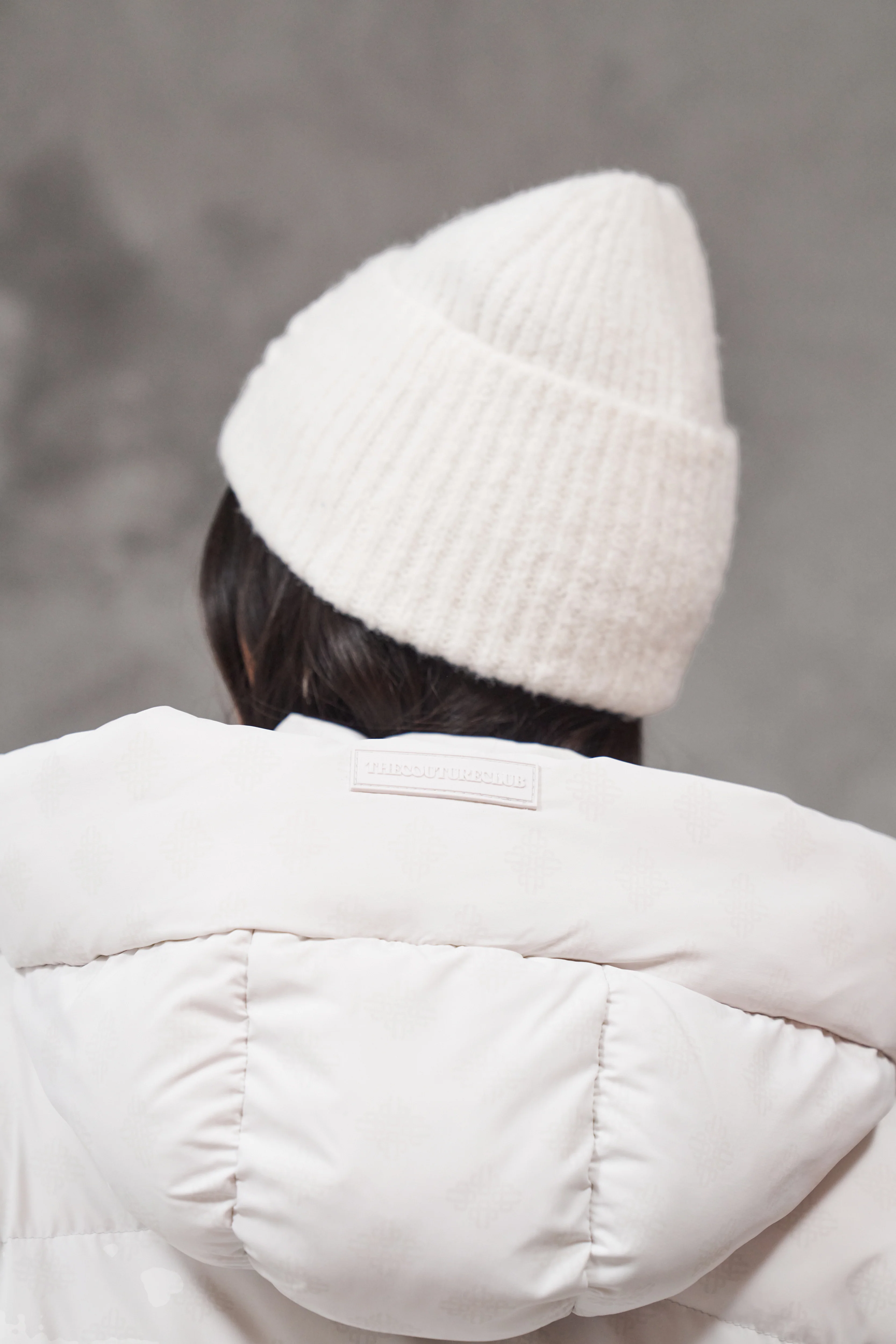 COLD REACTIVE EMBLEM PUFFER - OFF WHITE - Image 9