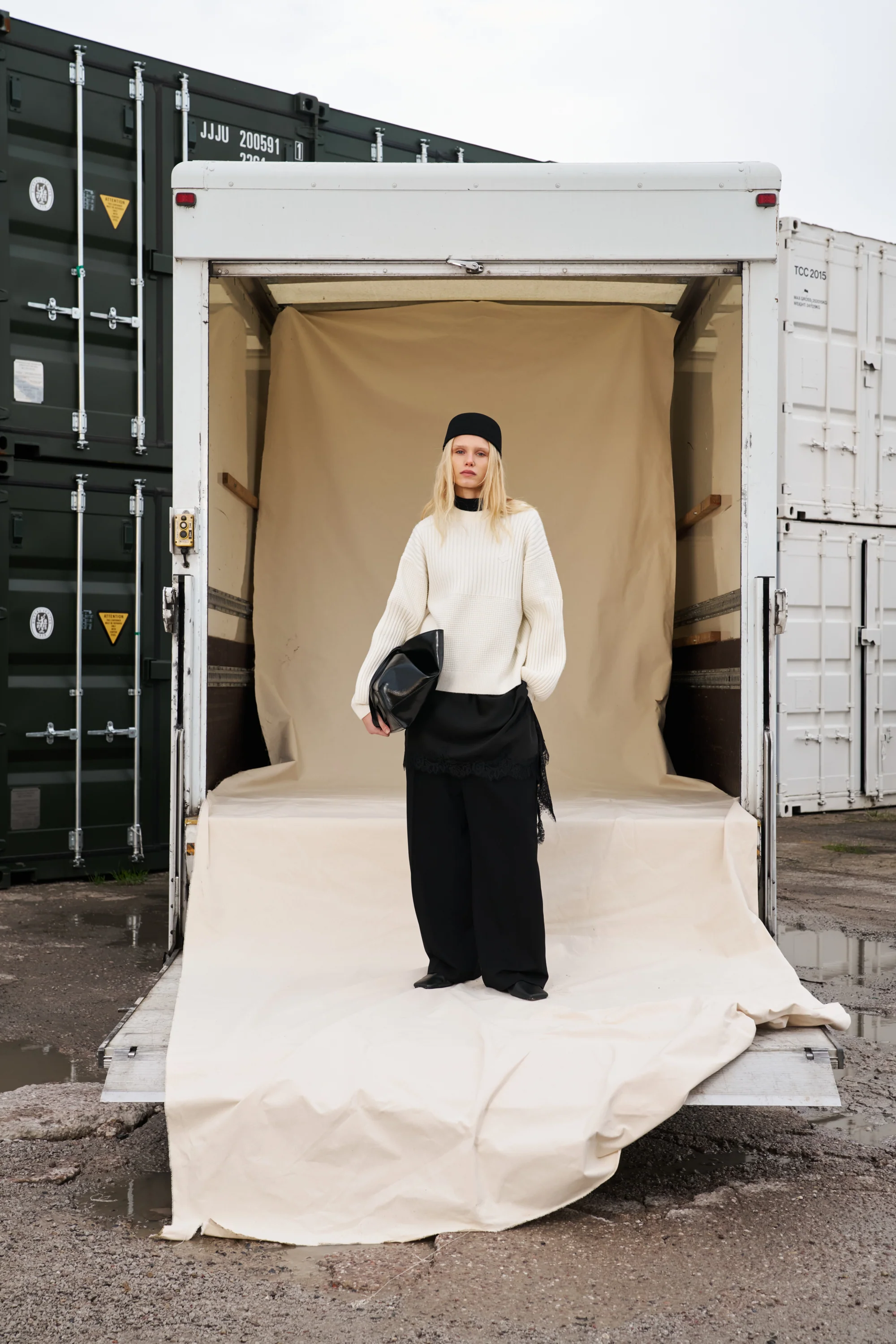 CONTRAST KNIT OVERSIZED CREW - ECRU - Image 7