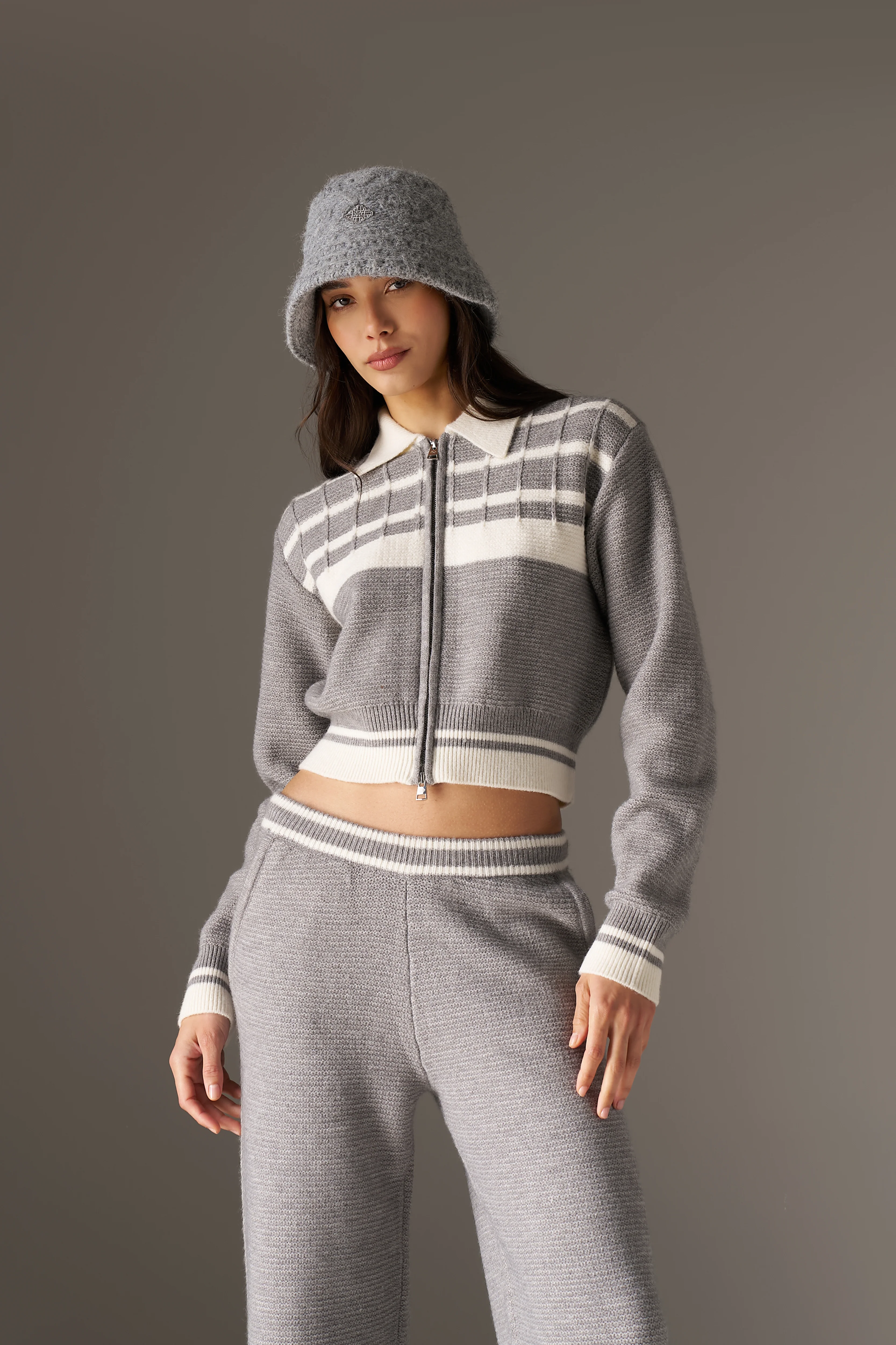 CONTRAST STRIPE KNITTED ZIP THROUGH - GREY - Image 4
