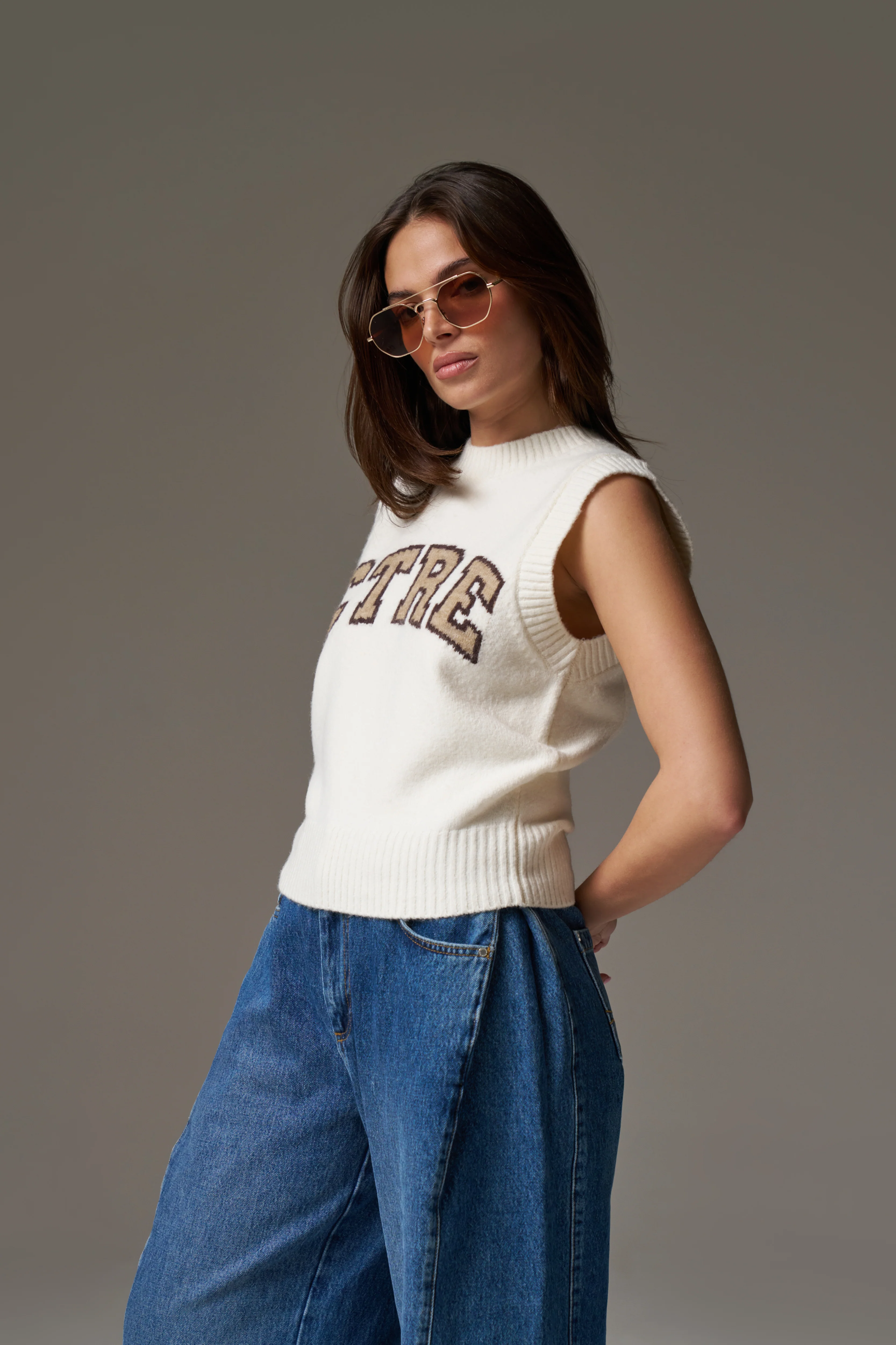 CTRE KNITTED VEST - OFF WHITE - Image 9