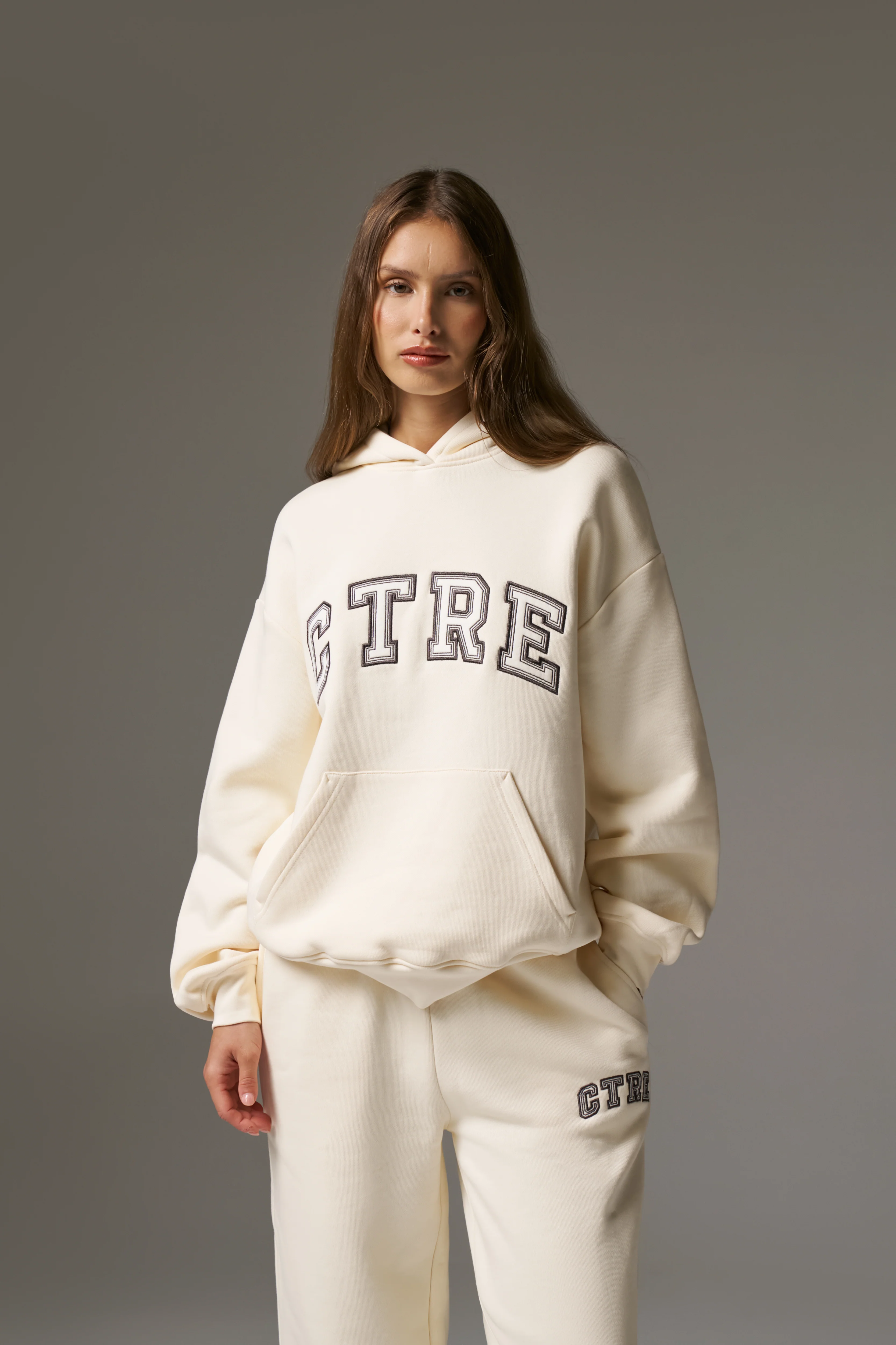 CTRE RELAXED HOODIE - BUTTERMILK - Image 2