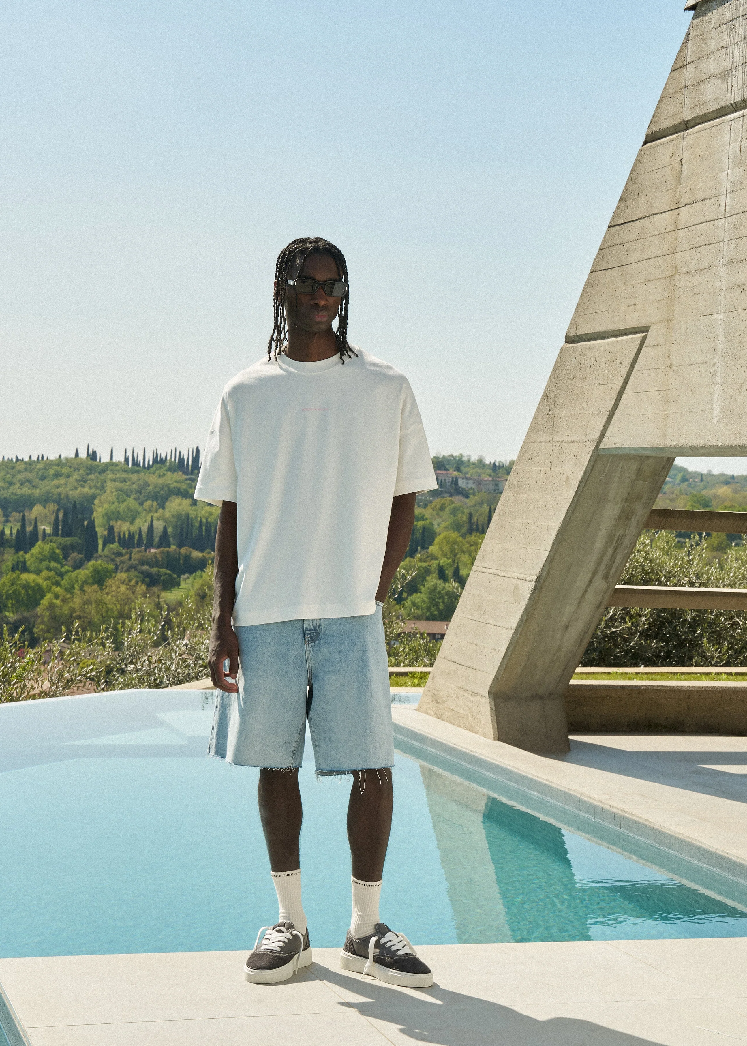 DENIM RAW EDGE SHORTS - MID STONE WASH - Image 3