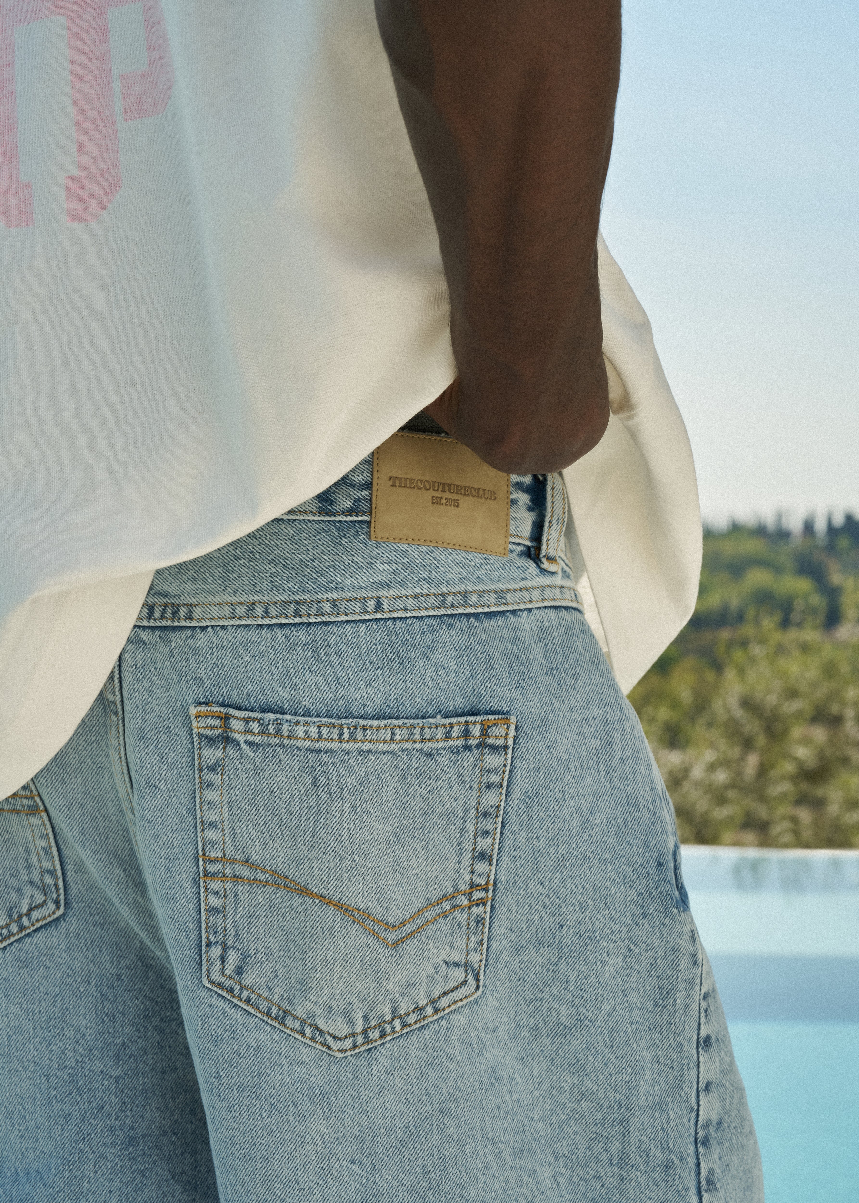 DENIM RAW EDGE SHORTS - MID STONE WASH - Image 5