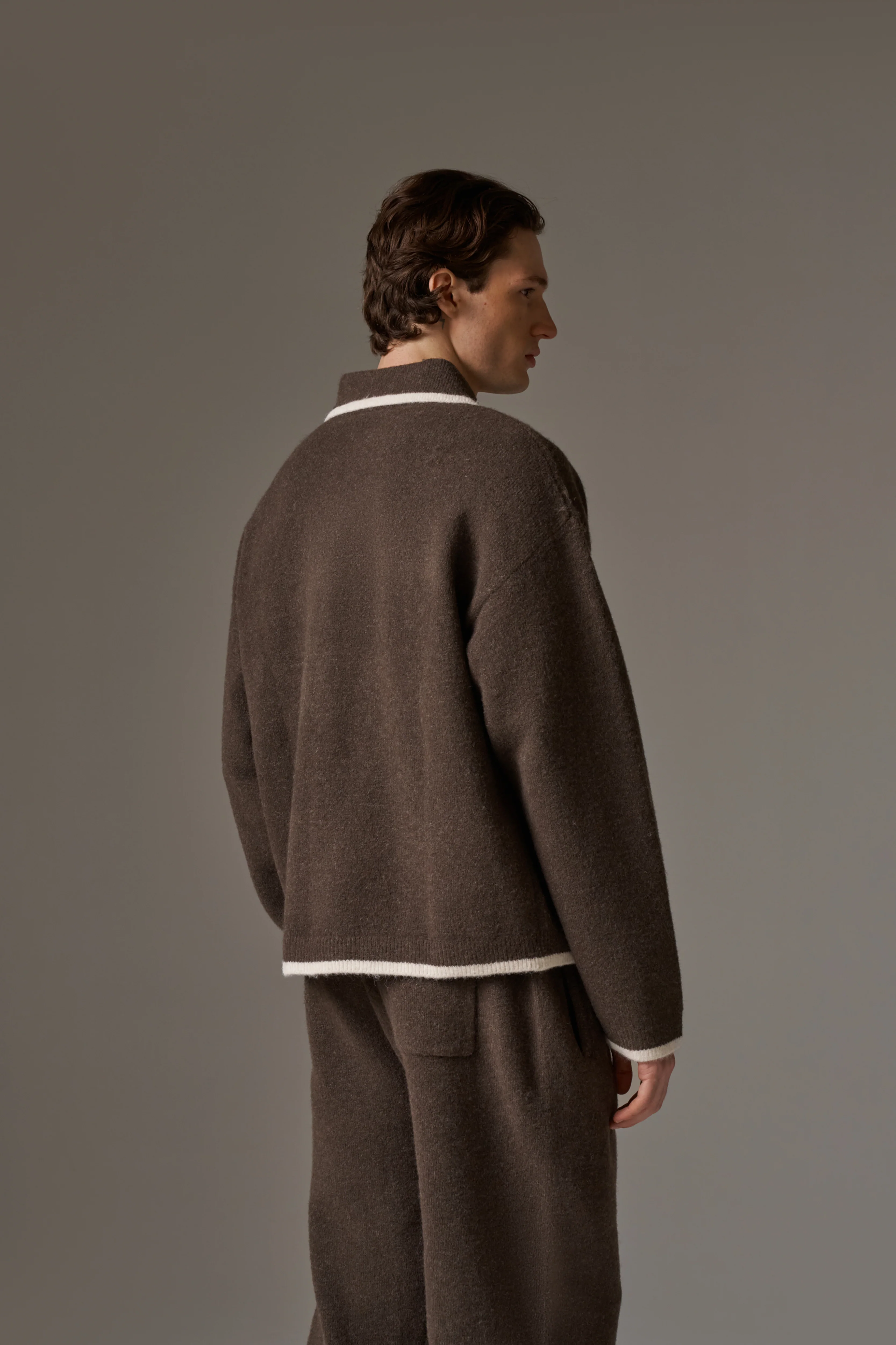 MONOGRAM KNITTED POLO TOP - BROWN - Image 5