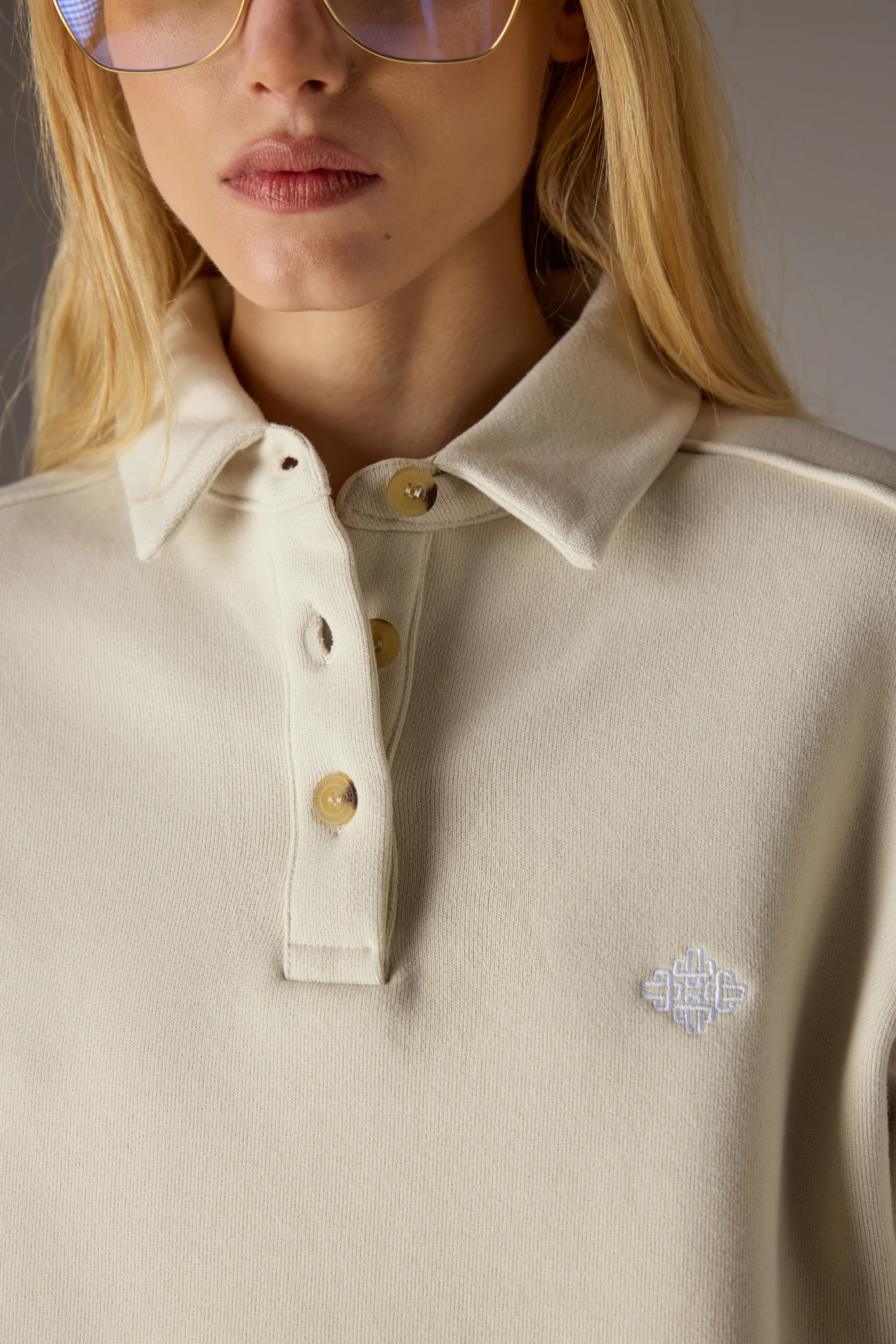 EMBLEM EMBROIDERED RUGBY POLO - BONE - Image 3