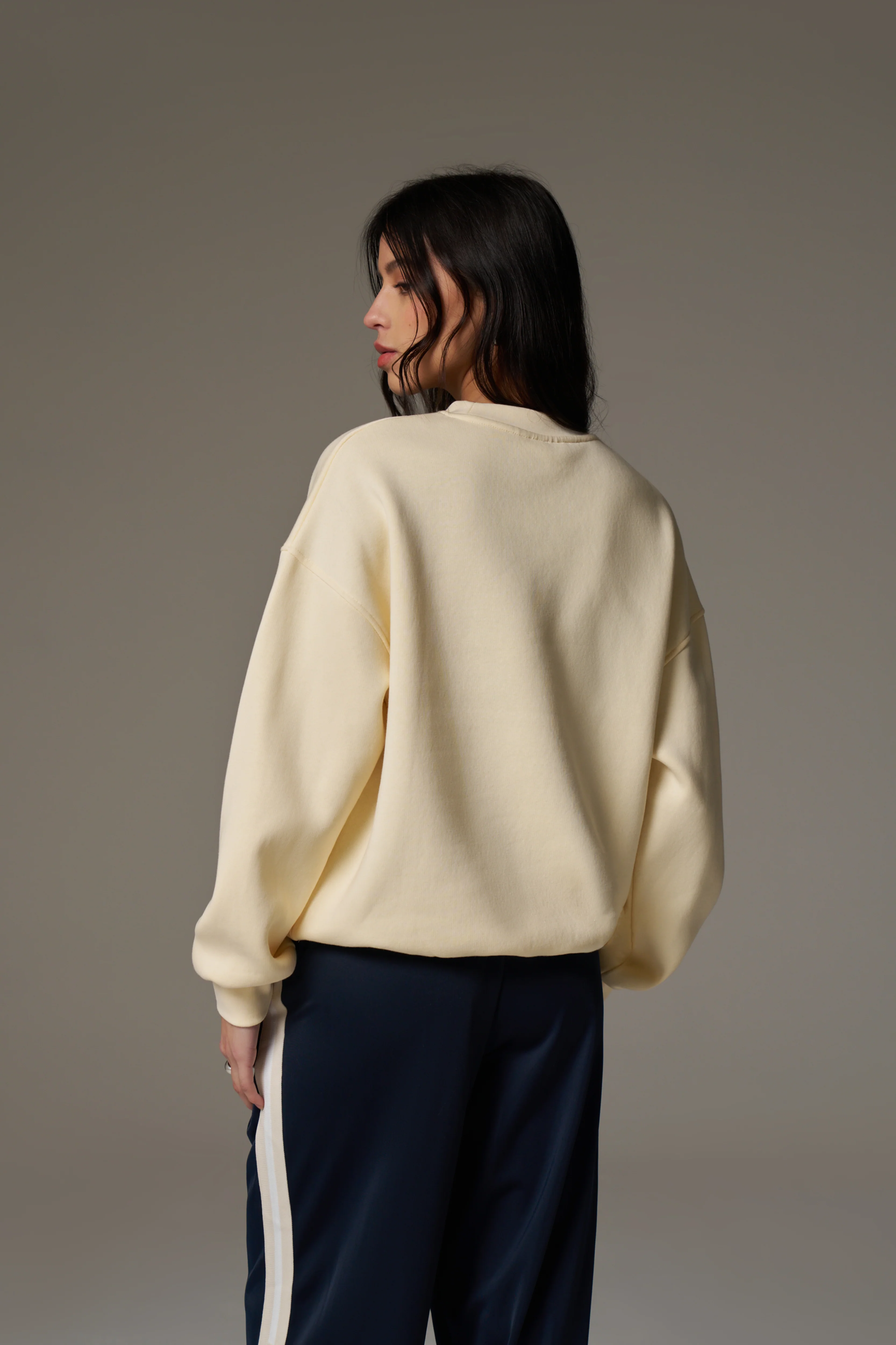 EMBLEM EMBROIDERED SWEATSHIRT - BUTTERMILK - Image 6
