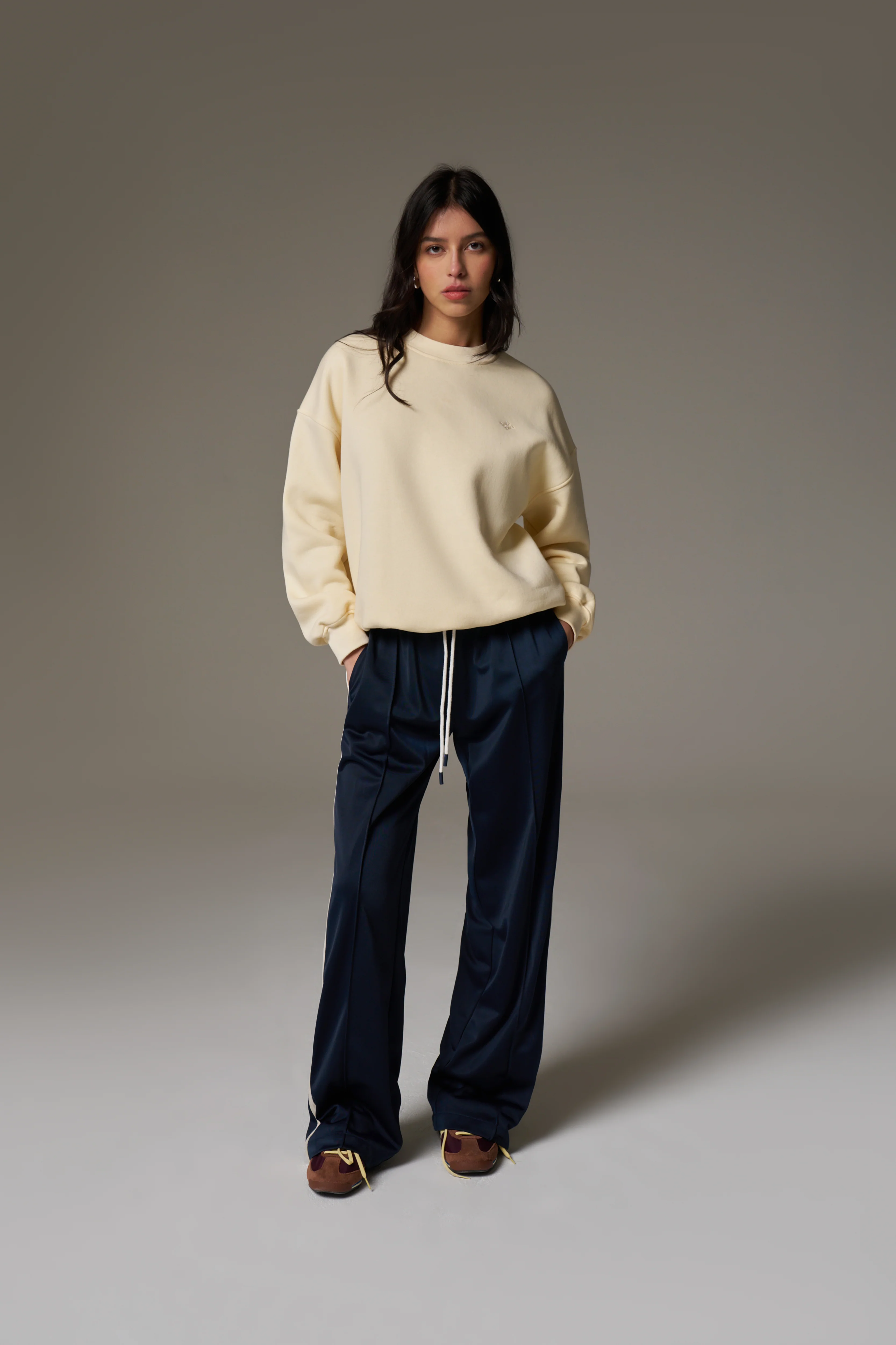EMBLEM EMBROIDERED SWEATSHIRT - BUTTERMILK - Image 8