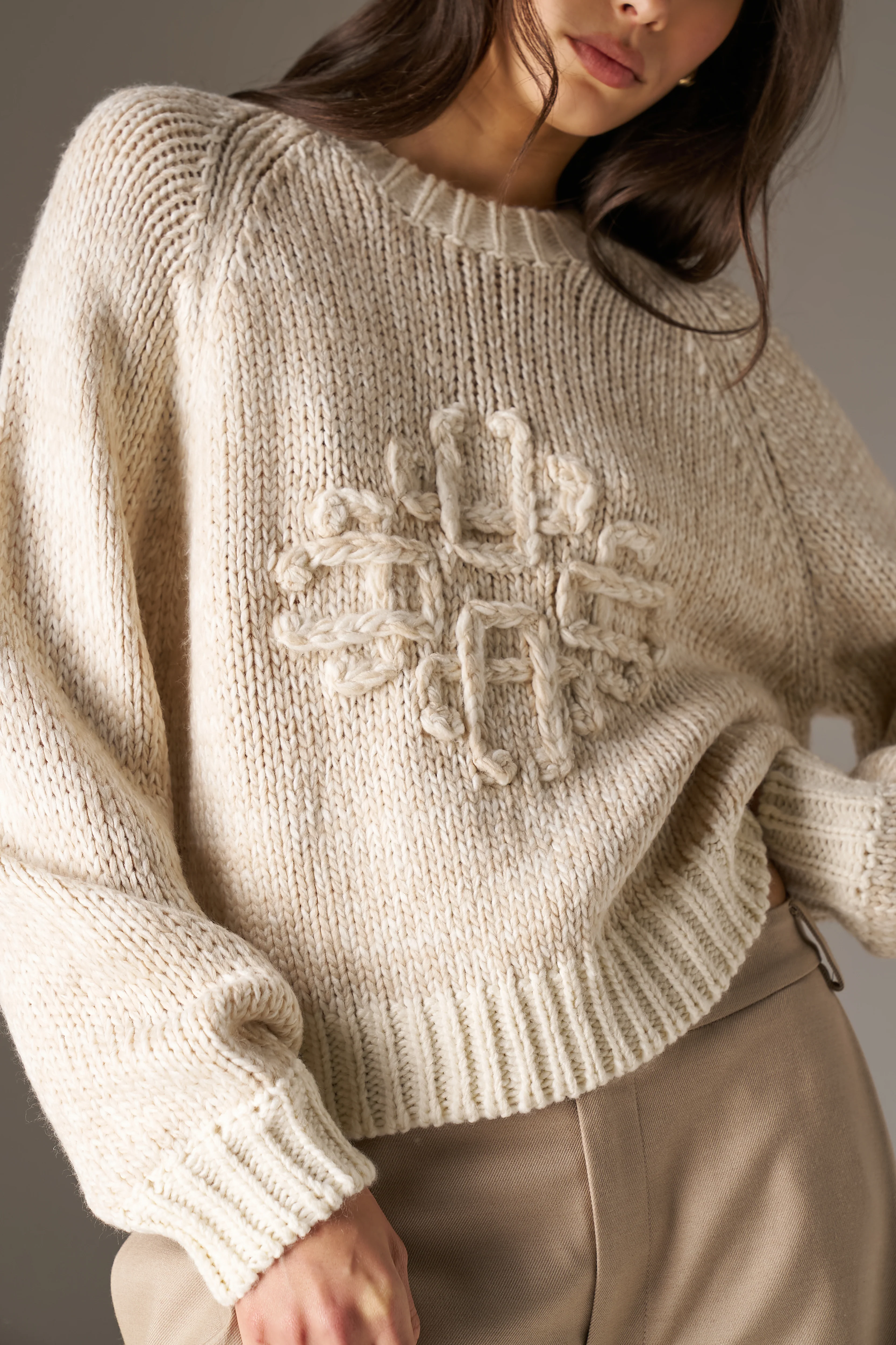 EMBLEM MIXED YARN OVERSIZED KNIT JUMPER - BEIGE - Image 4
