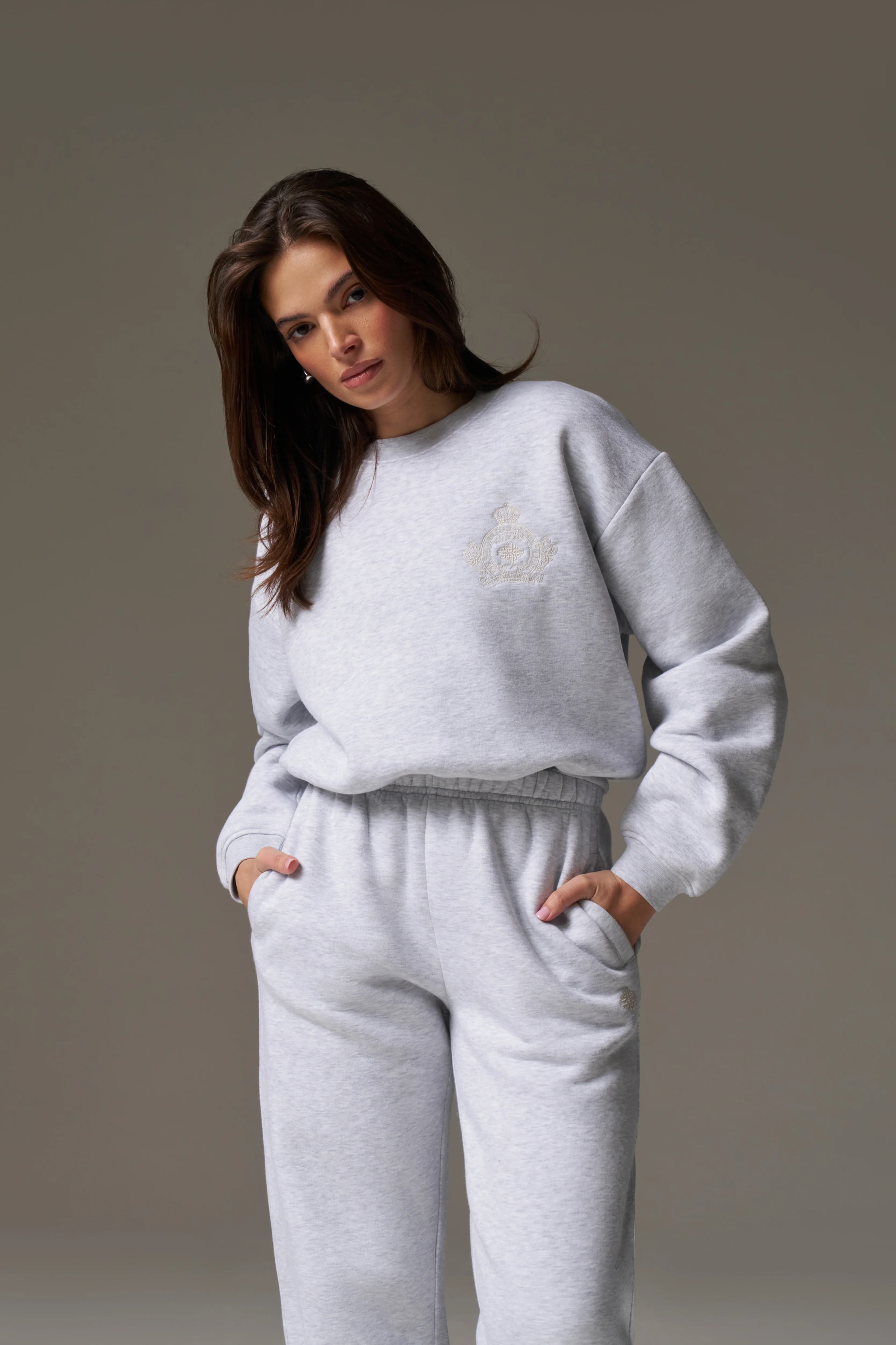 EMBROIDERED CREST SWEATSHIRT - GREY MARL - Image 2