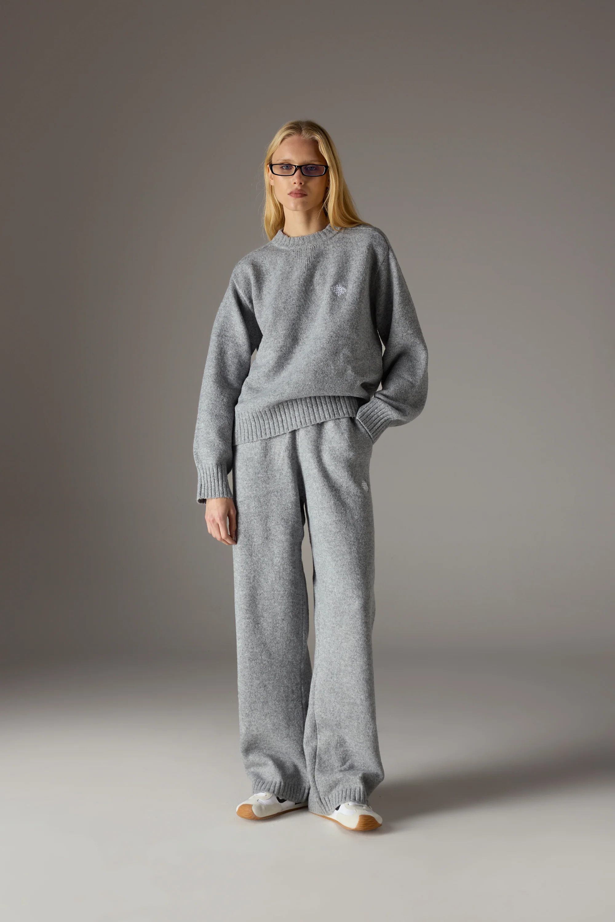 FLUFFY KNIT EMBLEM EMBROIDERED CREW - GREY MARL - Image 3