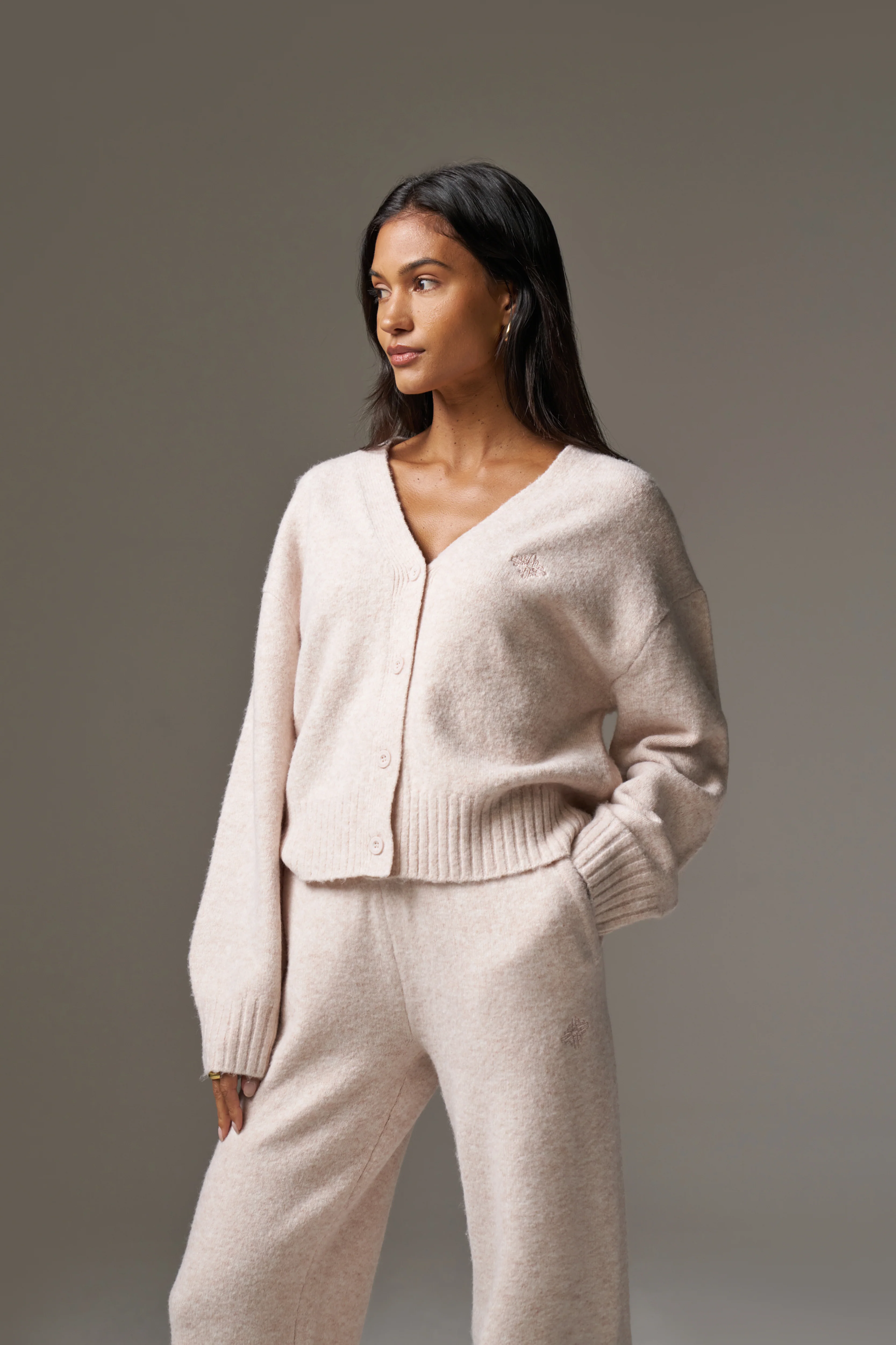 FLUFFY KNITTED EMBLEM EMBROIDERED CARDIGAN - PINK - Image 7