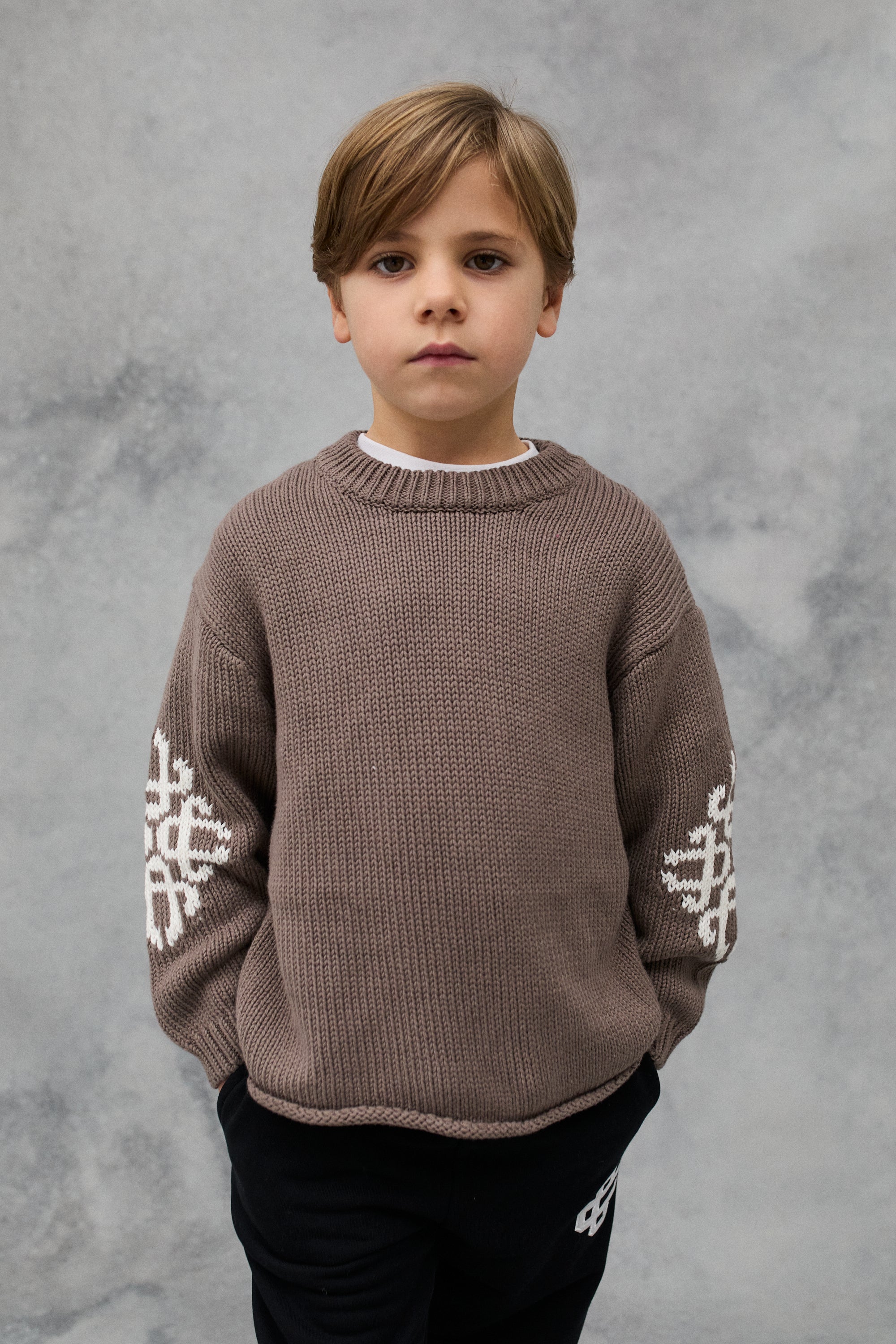 JNR CHUNKY KNIT EMBLEM JUMPER - BROWN - Image 2