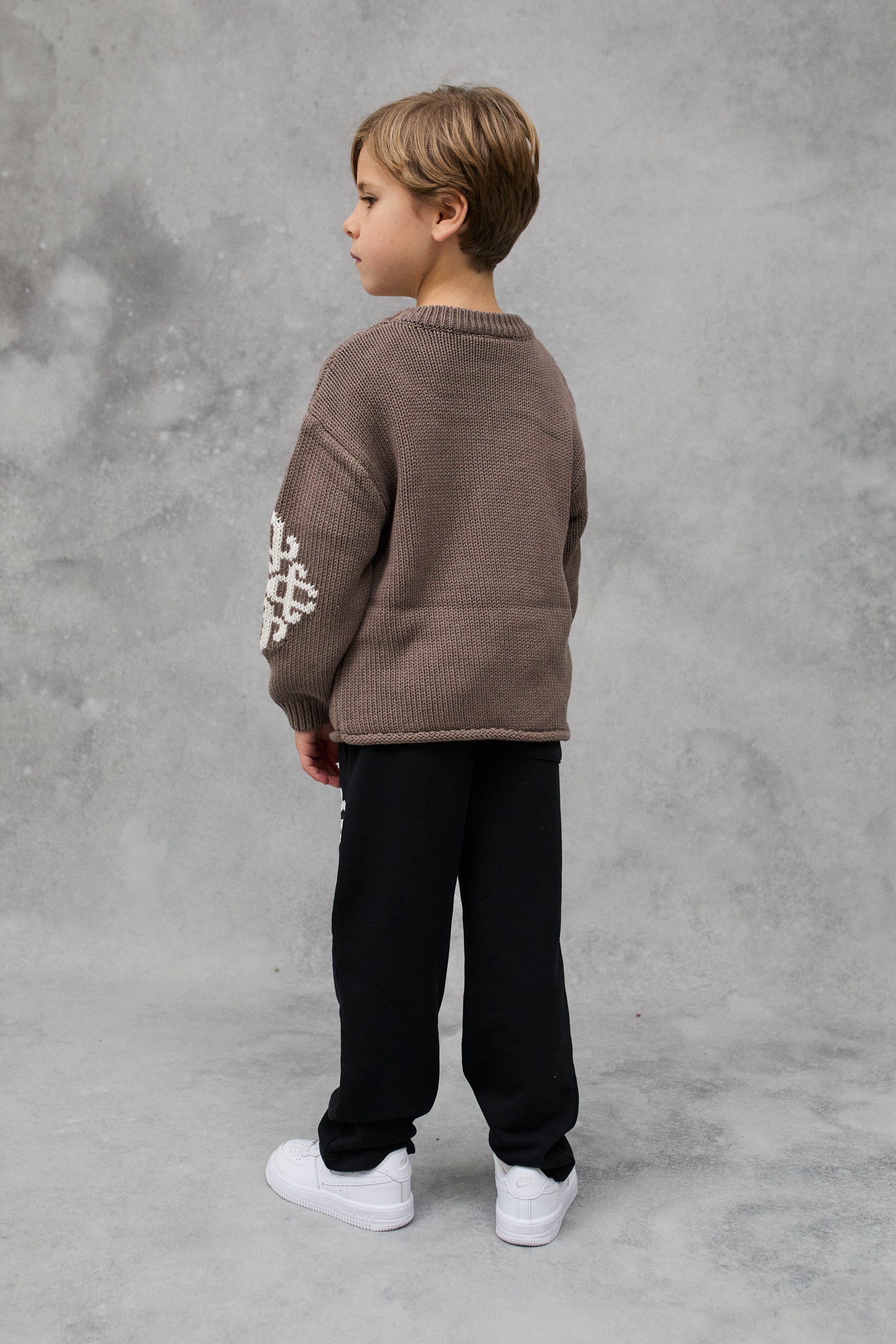 JNR CHUNKY KNIT EMBLEM JUMPER - BROWN - Image 4