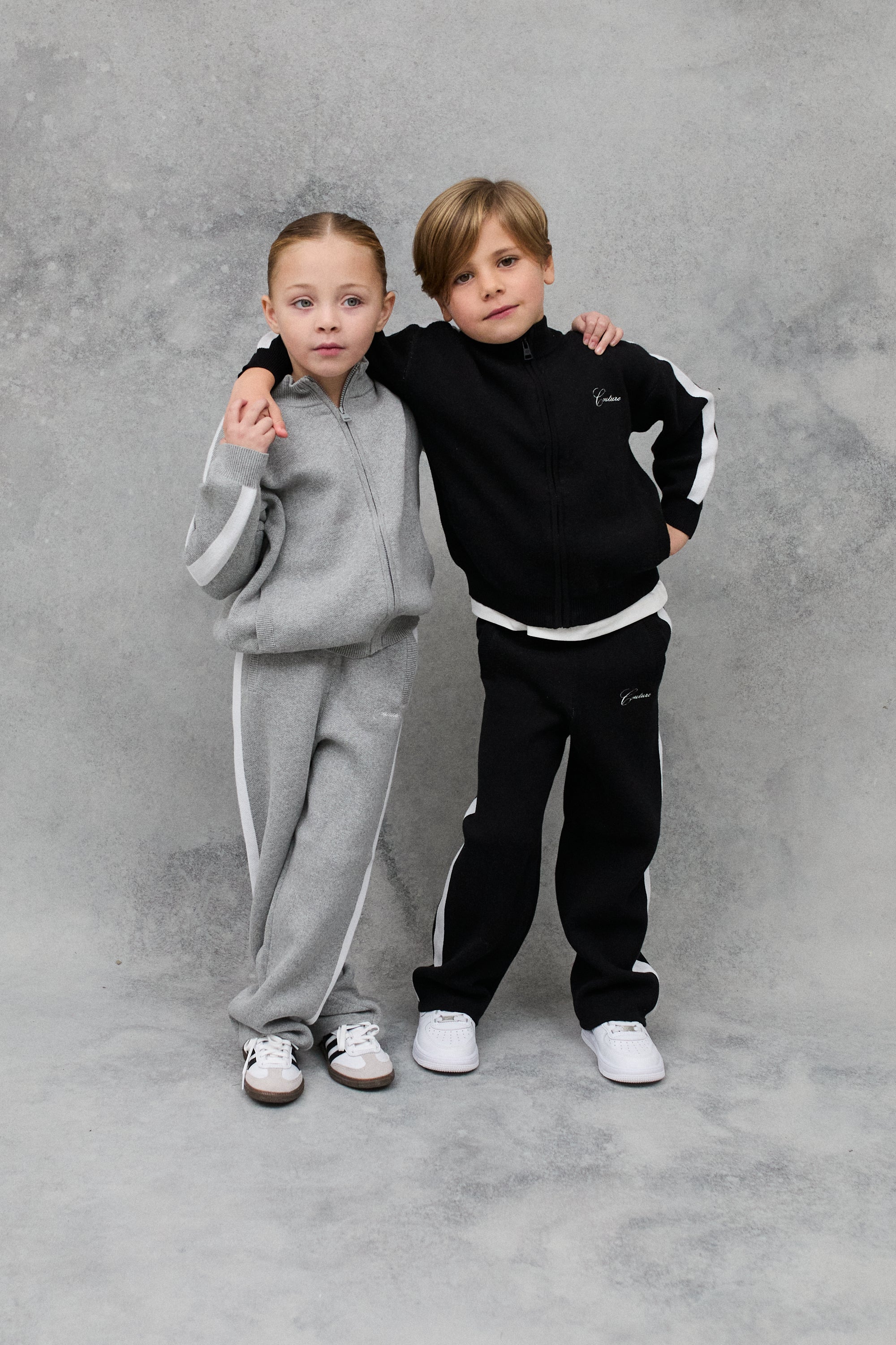JNR SIDE STRIPE KNITTED ZIP THROUGH - BLACK - Image 4