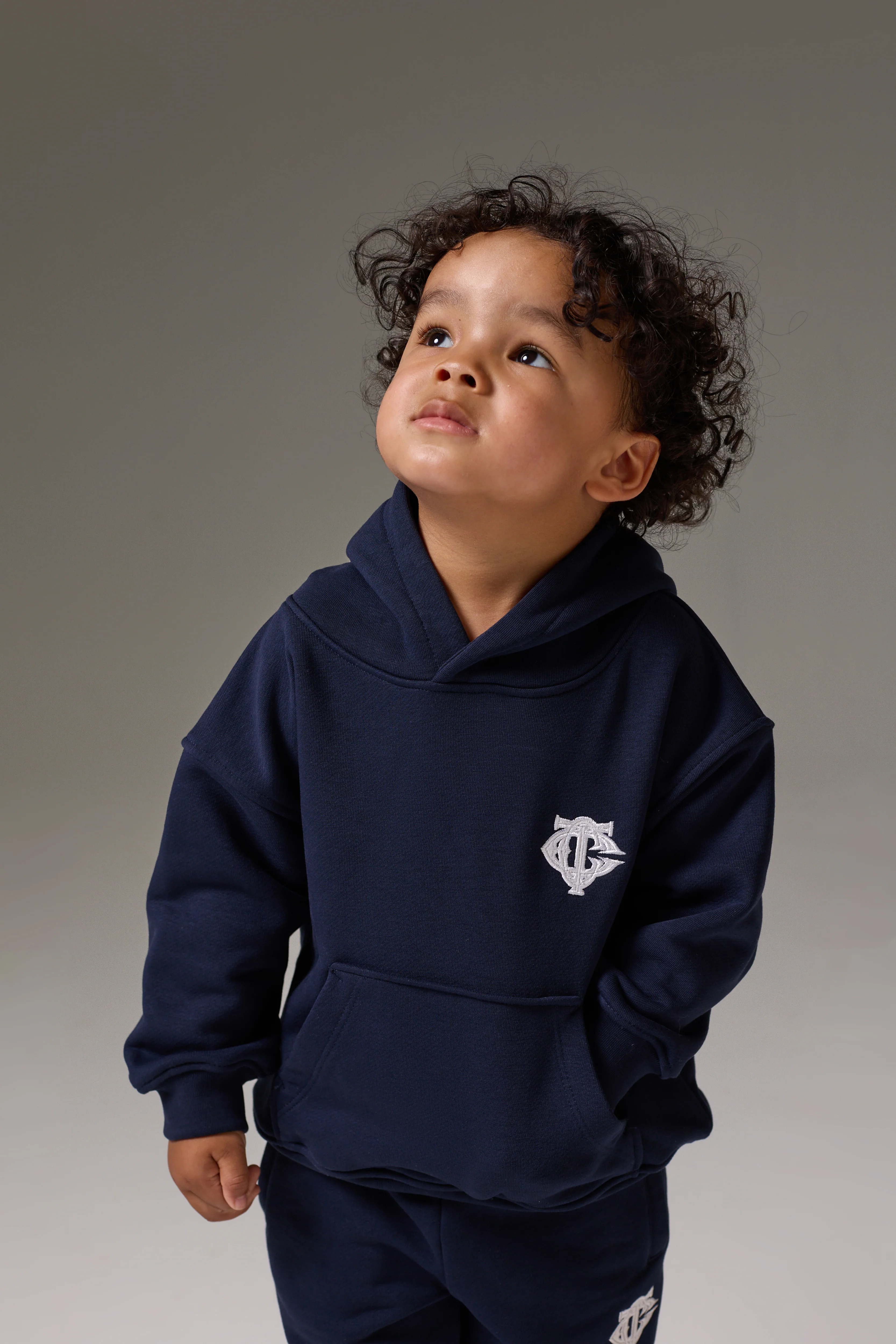 KIDS MONOGRAM EMBLEM APPLIQUE HOODIE - NAVY - Image 4