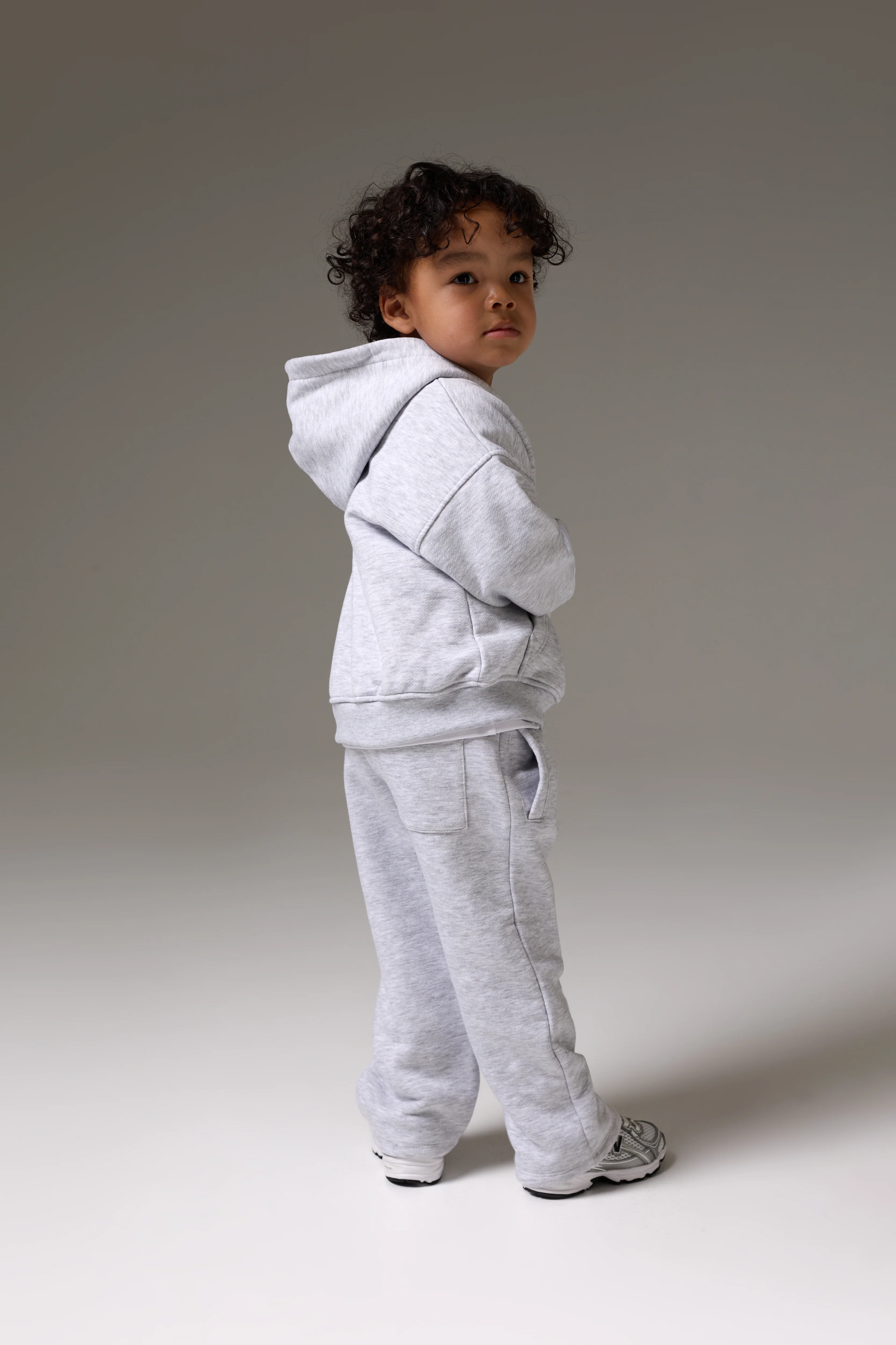 KIDS MONOGRAM EMBLEM APPLIQUE JOGGERS - GREY MARL - Image 5