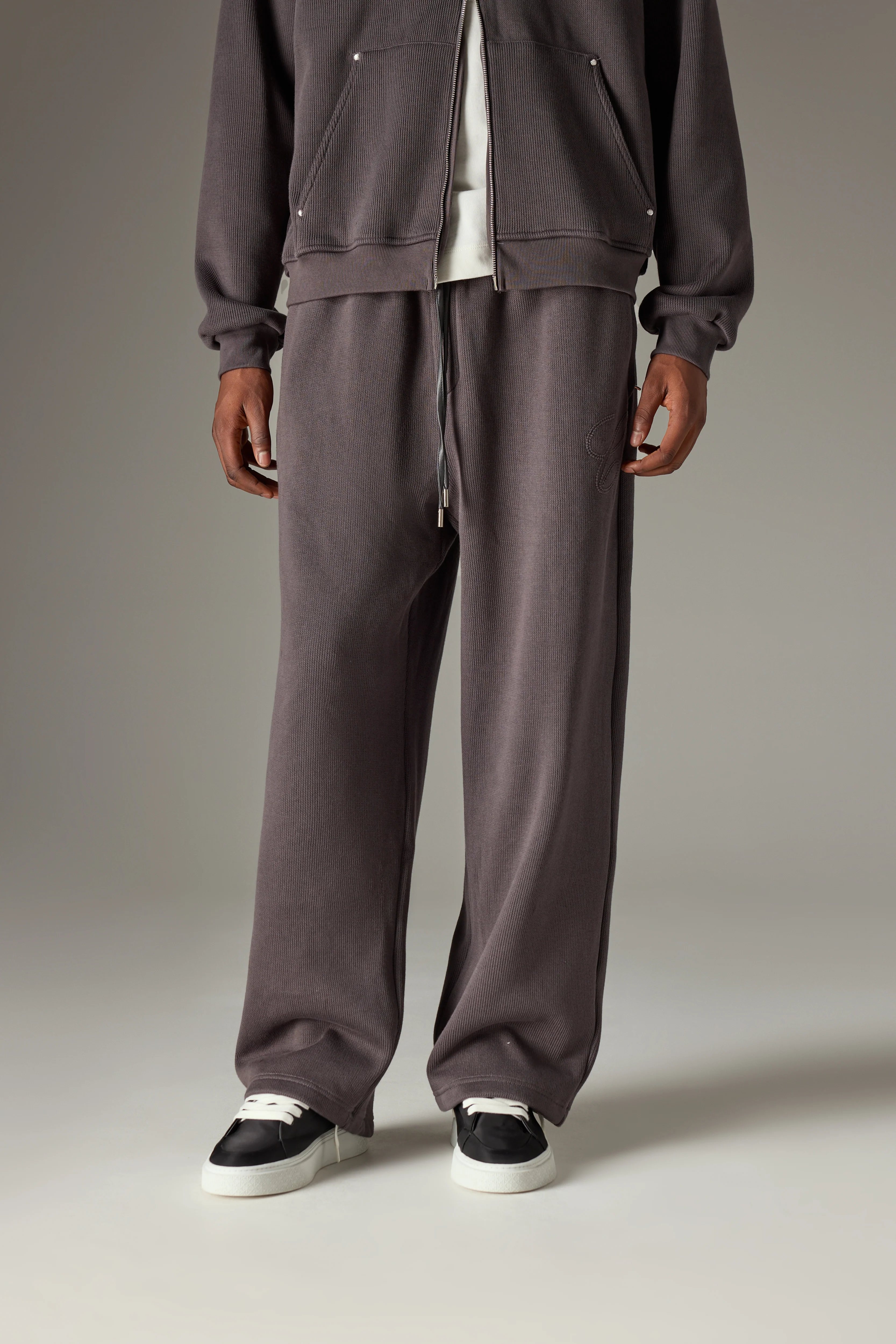 KNIT CONTRAST DRAWCORDS RELAXED JOGGERS - CHARCOAL - Image 4