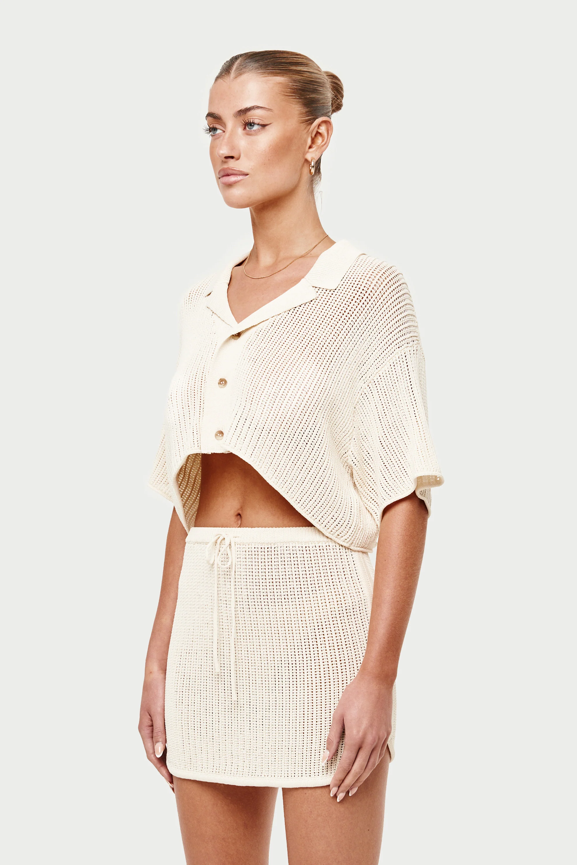 KNITTED CROPPED RESORT SHIRT - OFF WHITE - Image 3