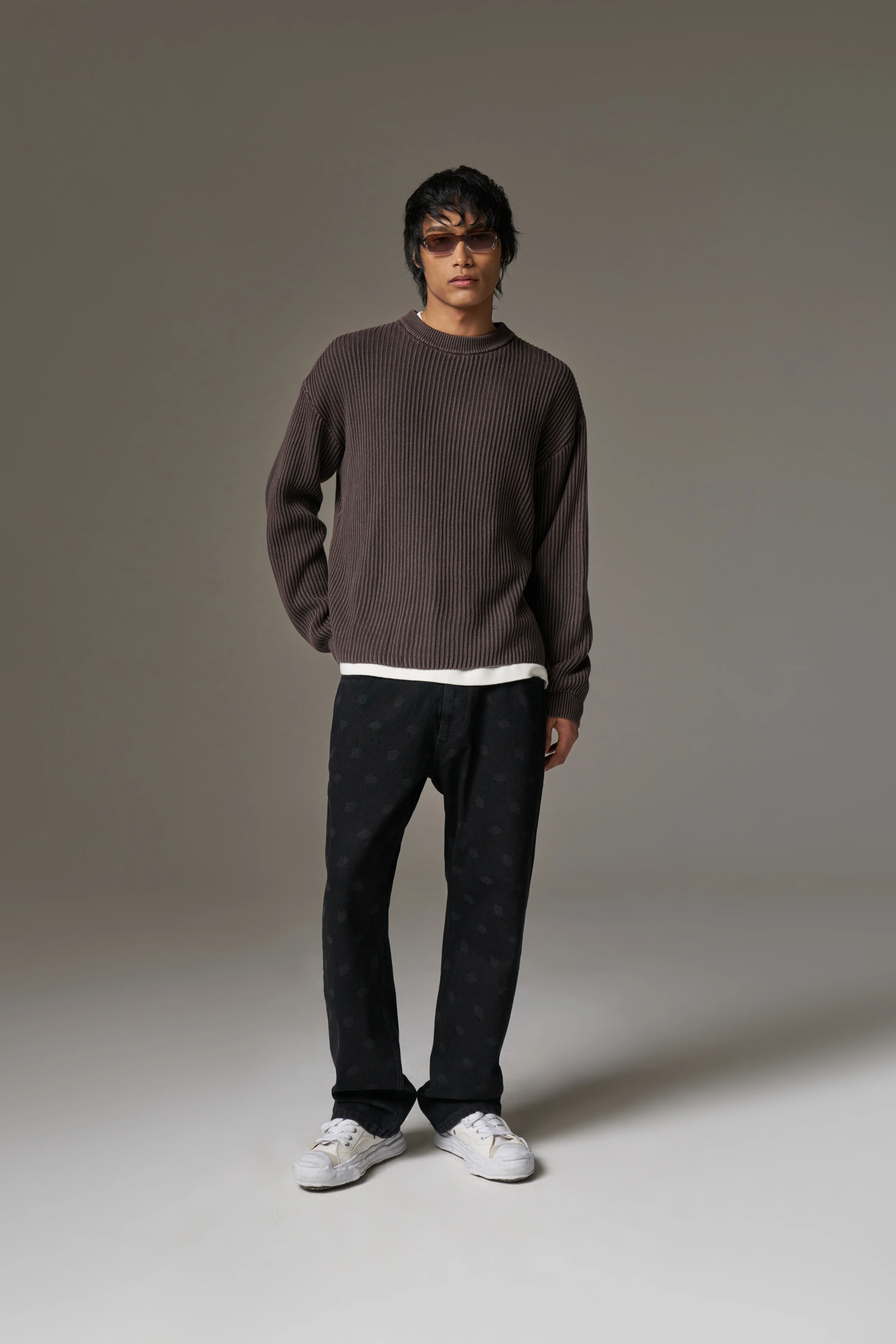 LASER PRINT EMBLEM JEANS - BLACK WASH - Image 3
