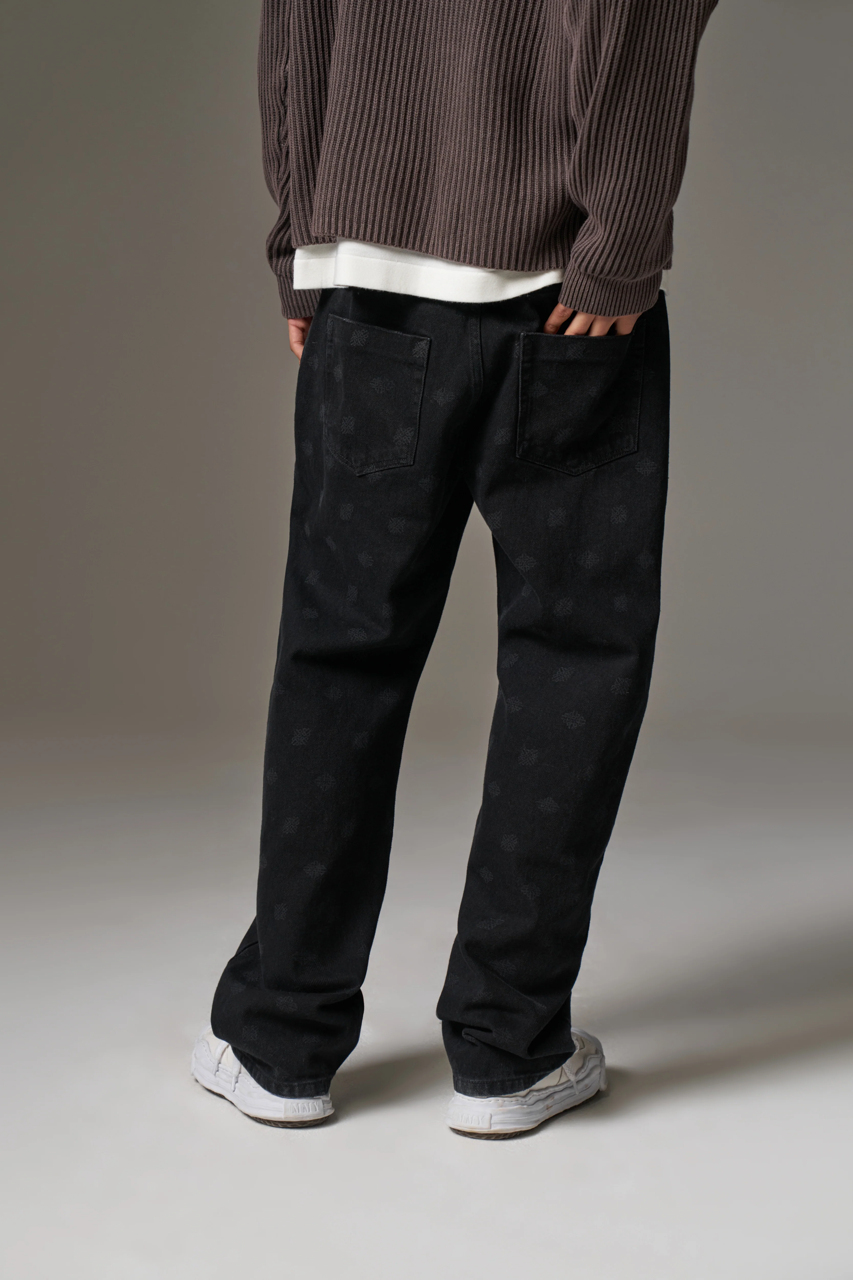 LASER PRINT EMBLEM JEANS - BLACK WASH - Image 4