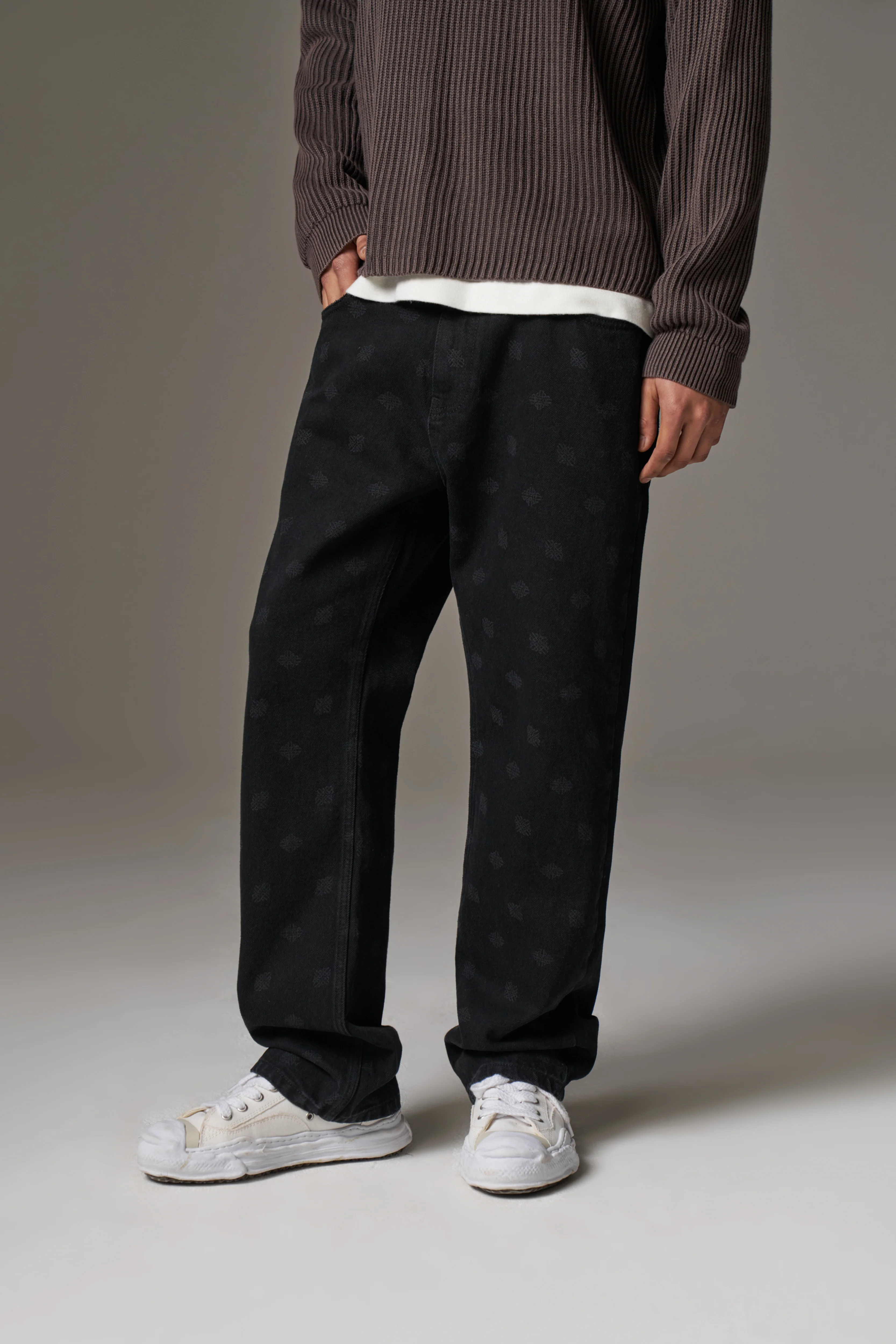 LASER PRINT EMBLEM JEANS - BLACK WASH - Image 6