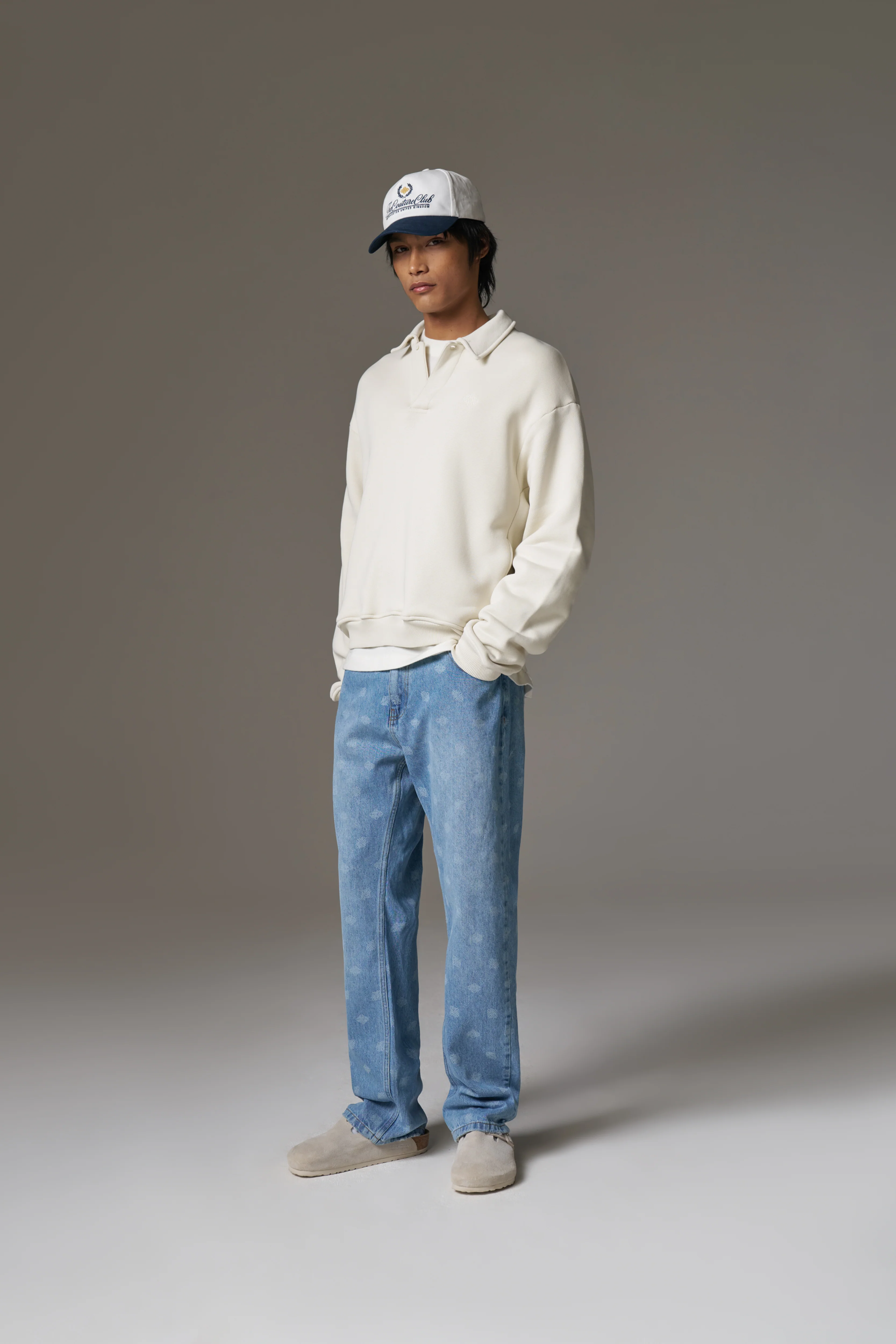 LASER PRINT EMBLEM JEANS - BLUE WASH - Image 7