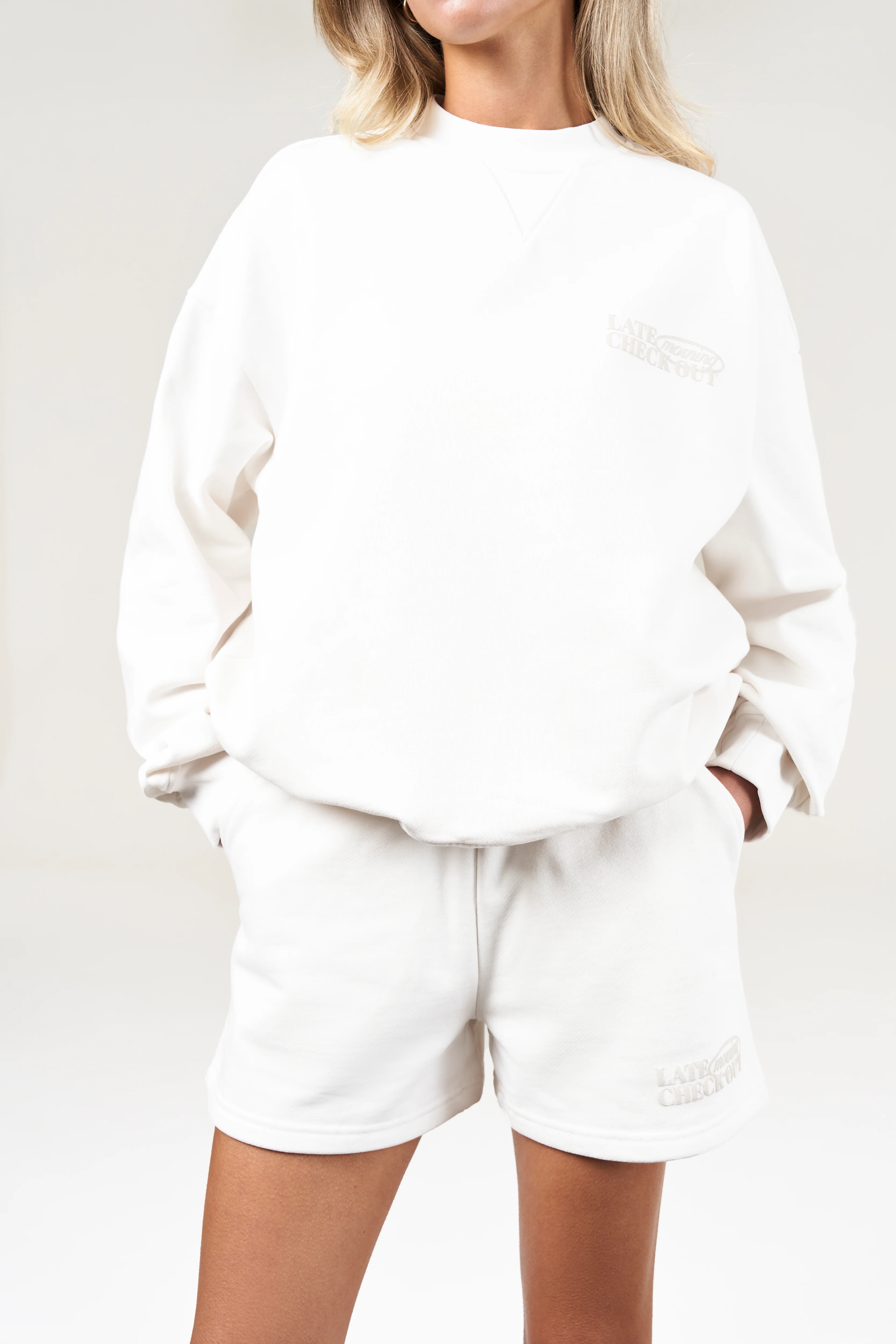 LATE CHECKOUT SWEATSHIRT - OFF WHITE - Image 5