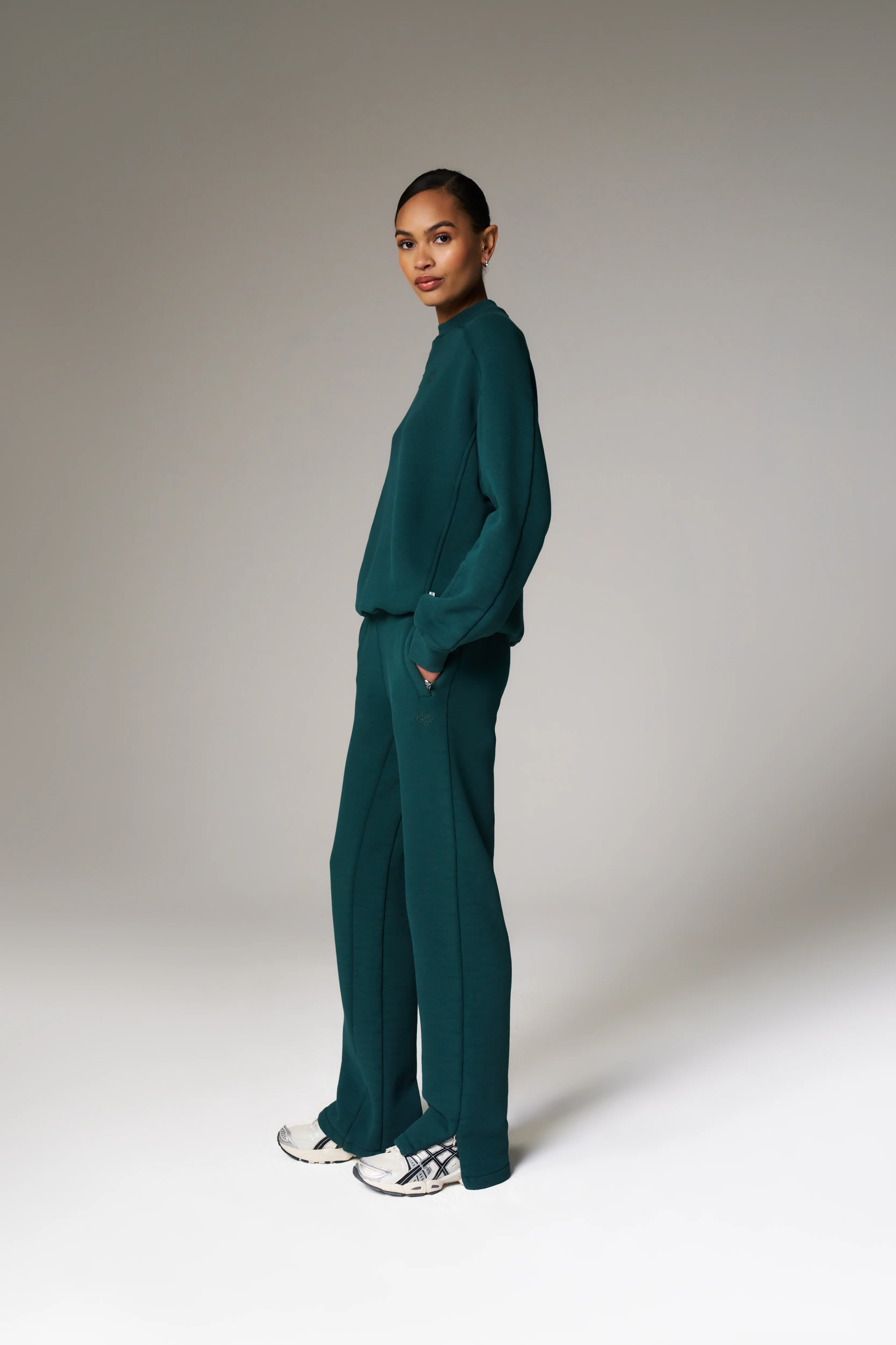 LAUNDERED CLASSICS SEAM DETAIL SWEATSHIRT - GREEN - Image 3