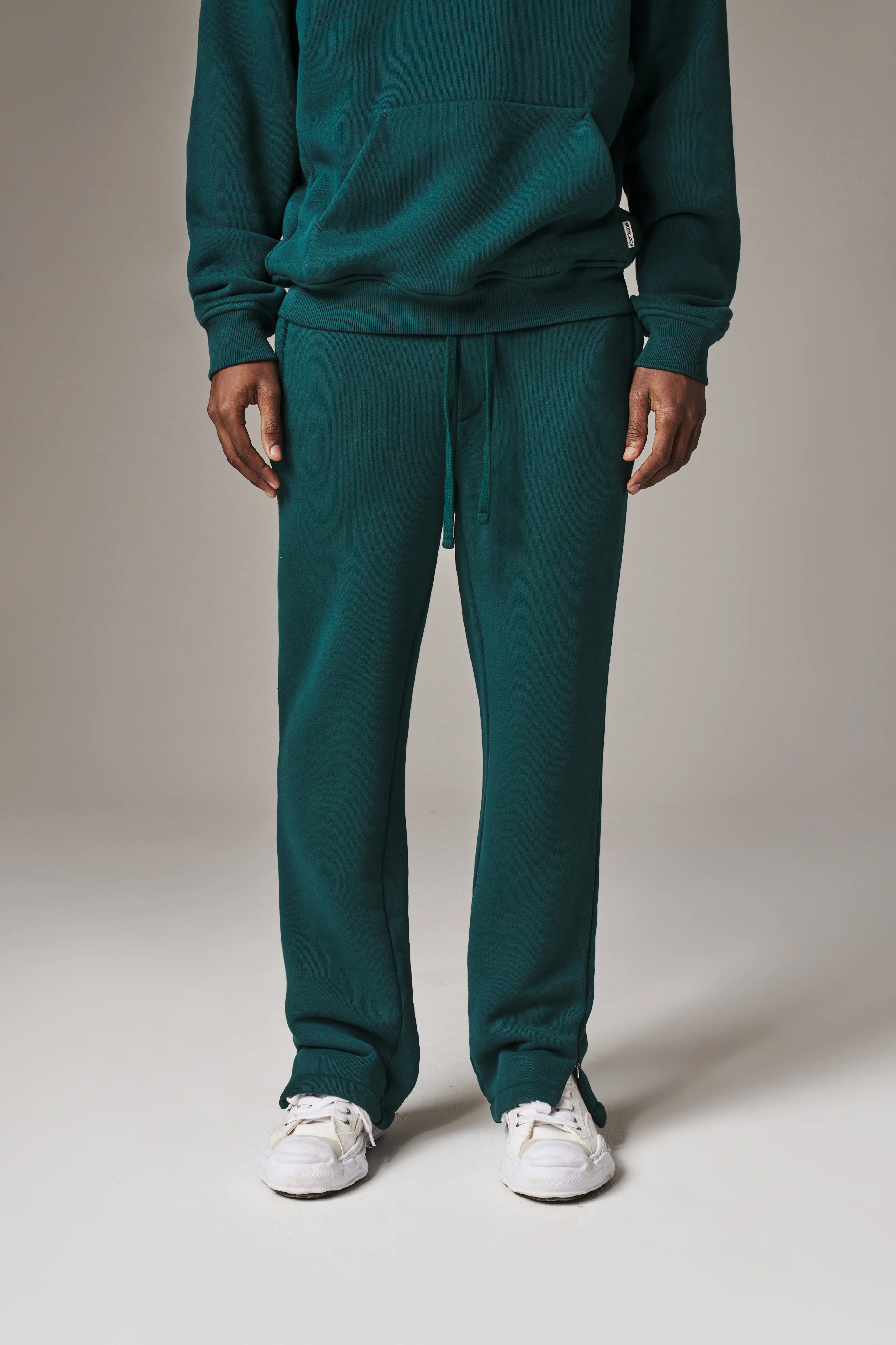 LAUNDERED CLASSICS JOGGER - GREEN - Image 4