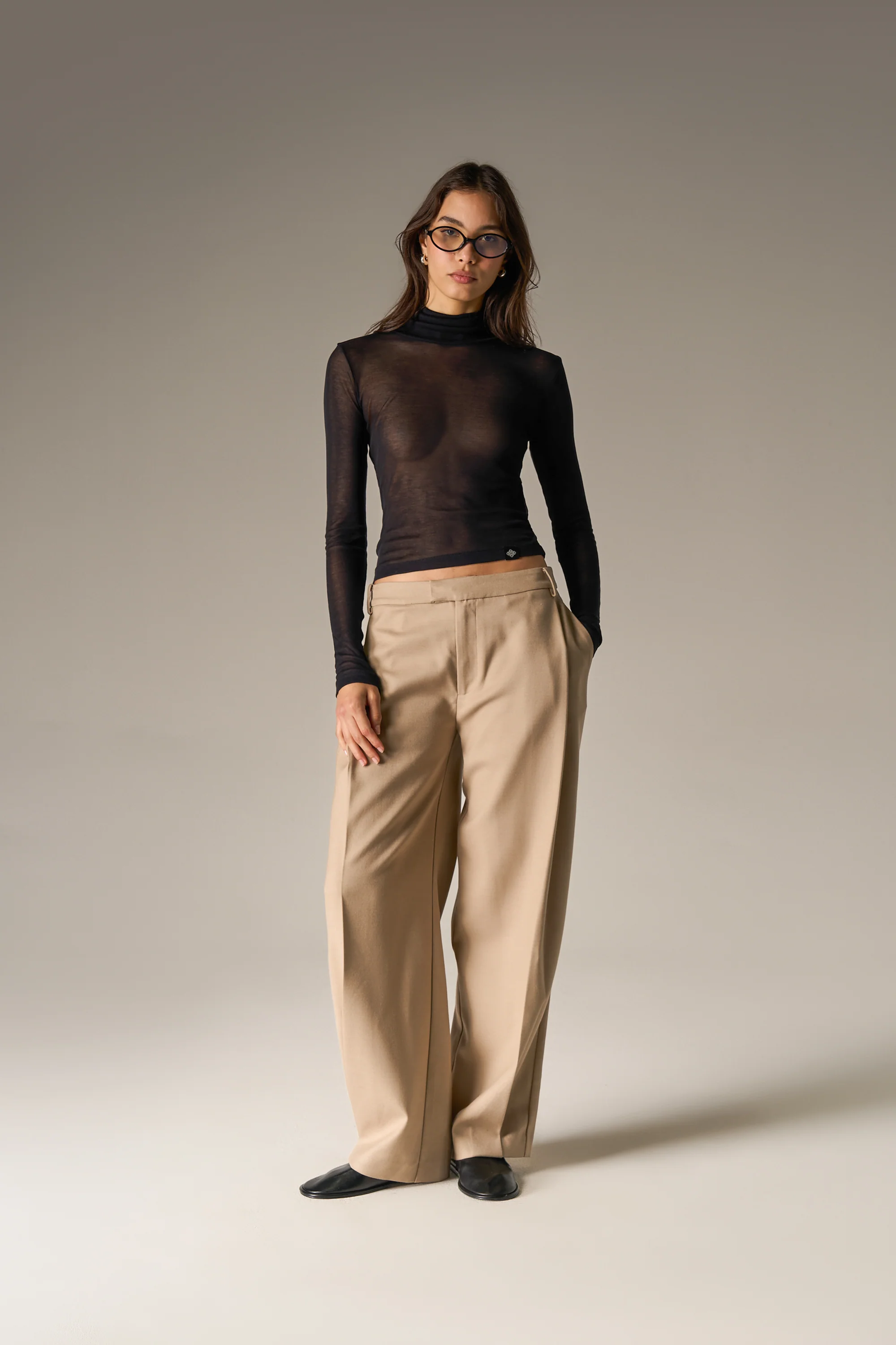 LIGHTWEIGHT ROLL NECK TOP - BLACK - Image 3