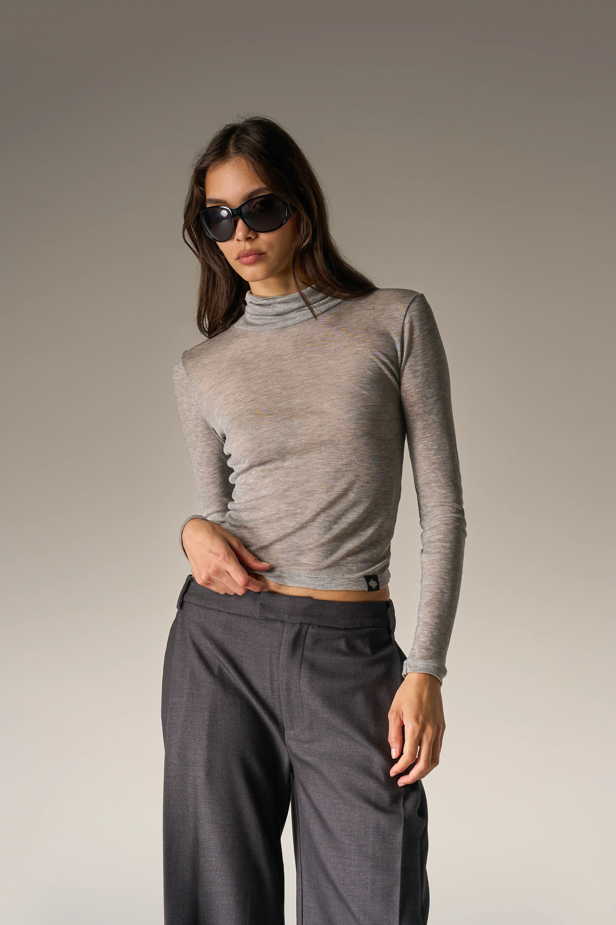 LIGHTWEIGHT ROLL NECK TOP - GREY - Image 2