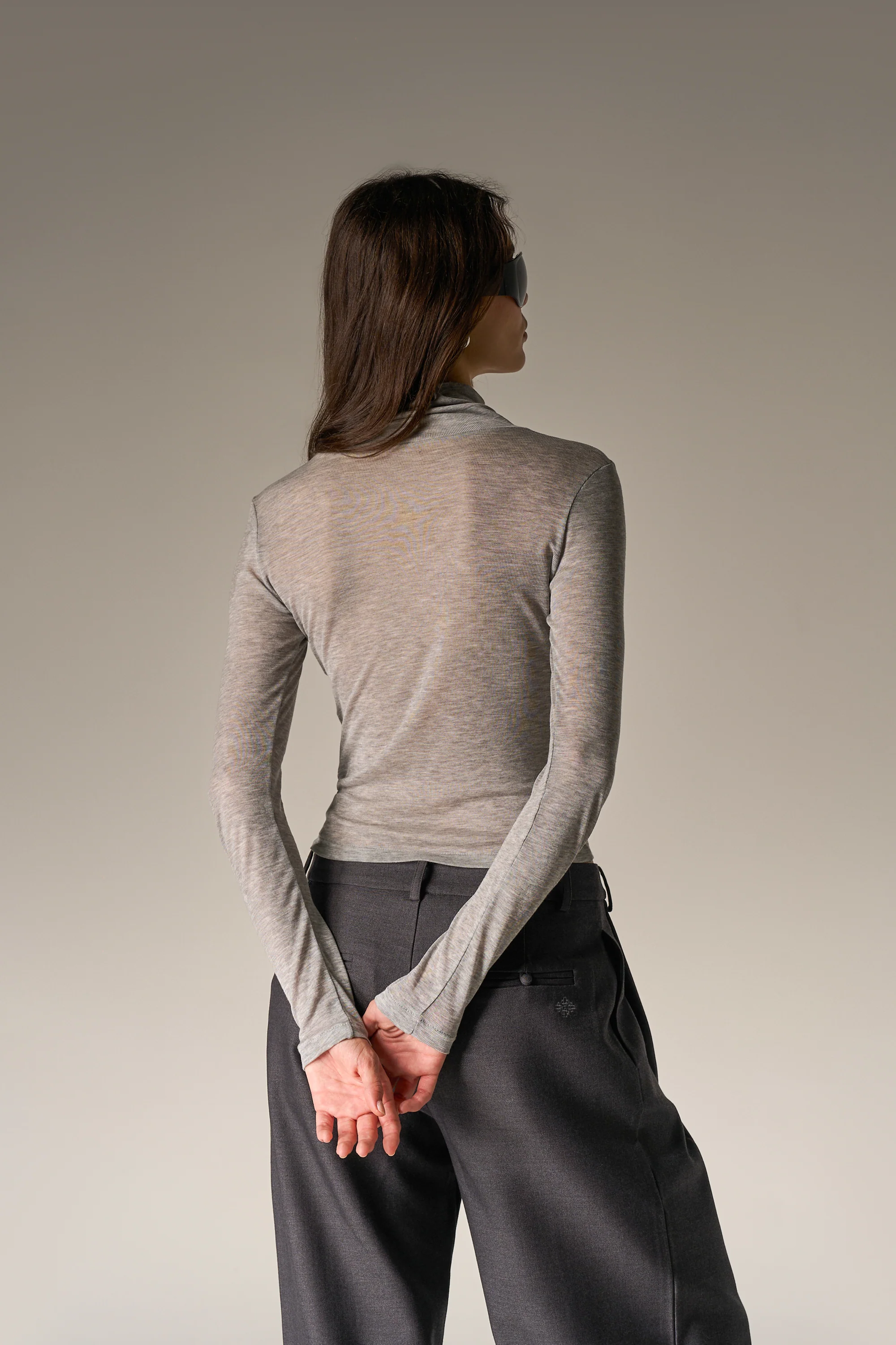 LIGHTWEIGHT ROLL NECK TOP - GREY - Image 6