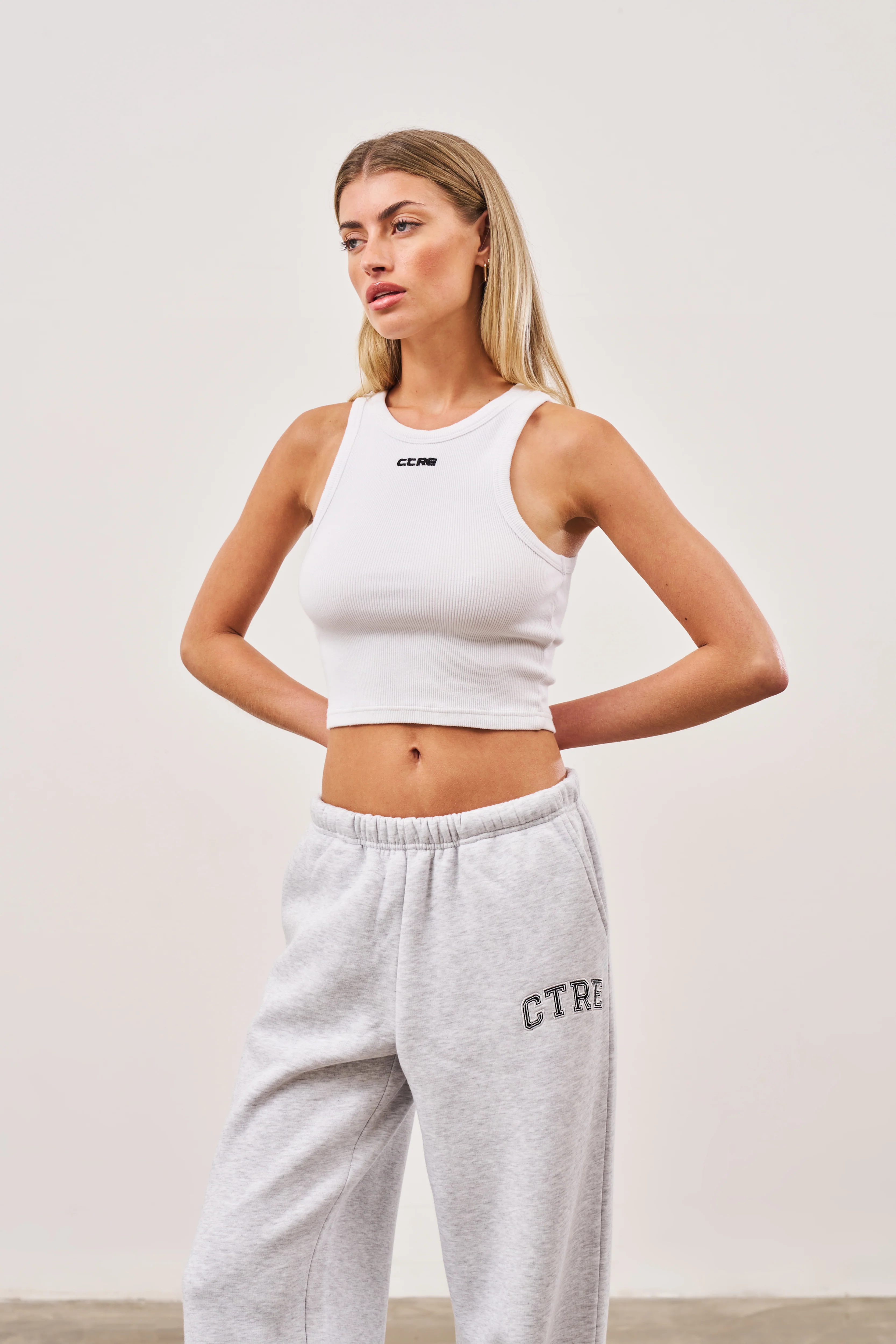 LOGO RIBBED RACER VEST - WHITE - Image 7