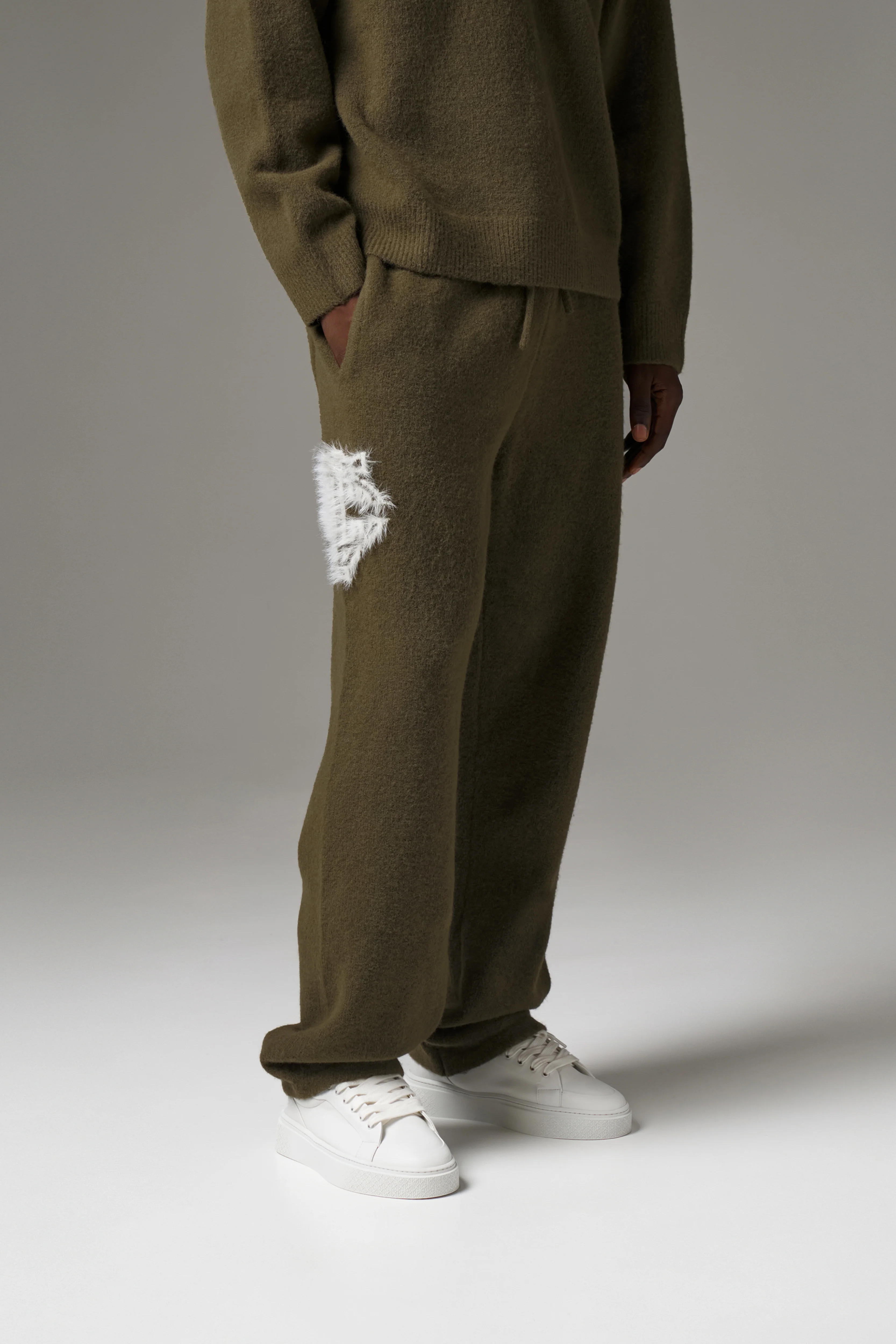 MONOGRAM FLUFFY KNIT JOGGERS - KHAKI - Image 4