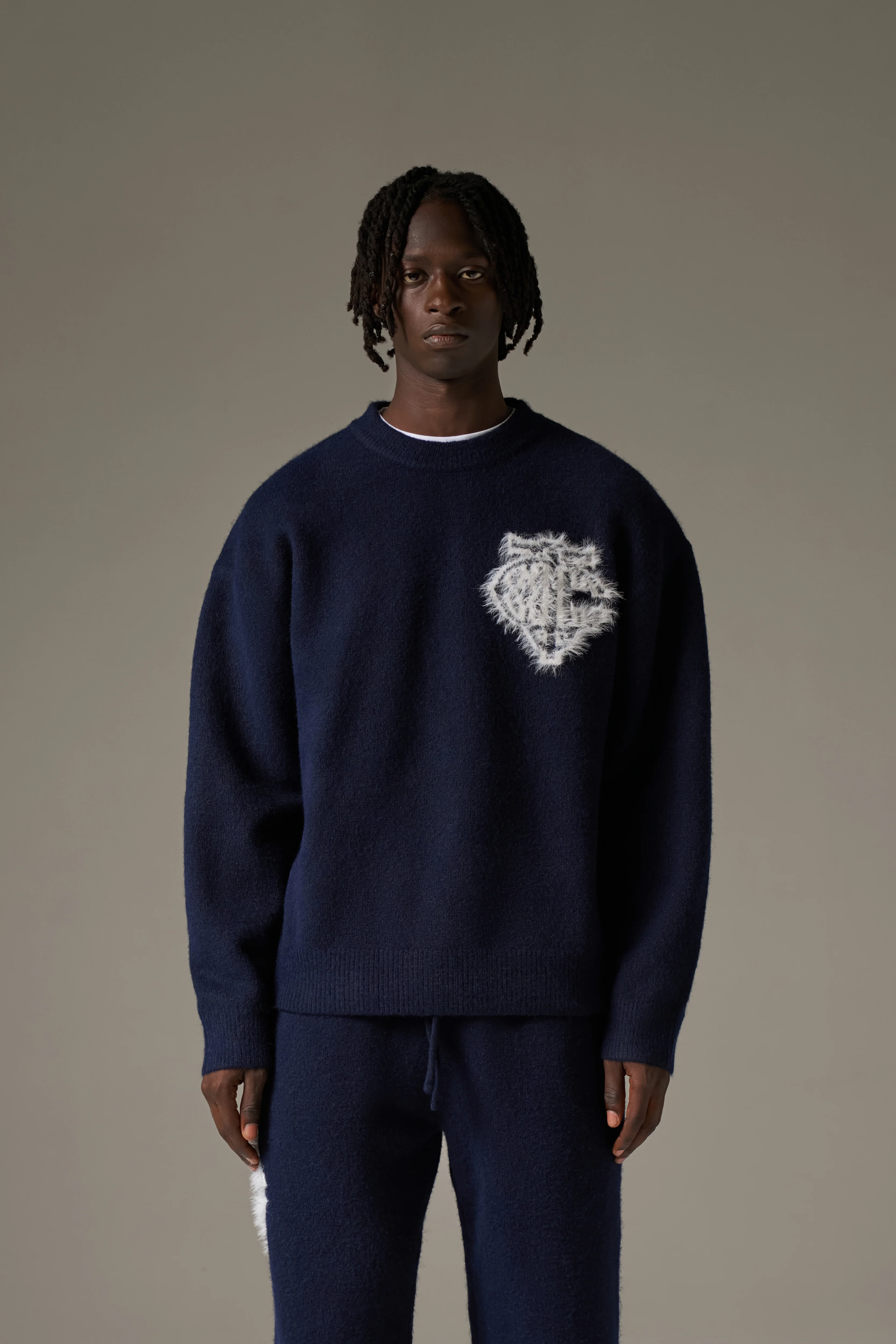 MONOGRAM FLUFFY KNIT CREW - NAVY - Image 2