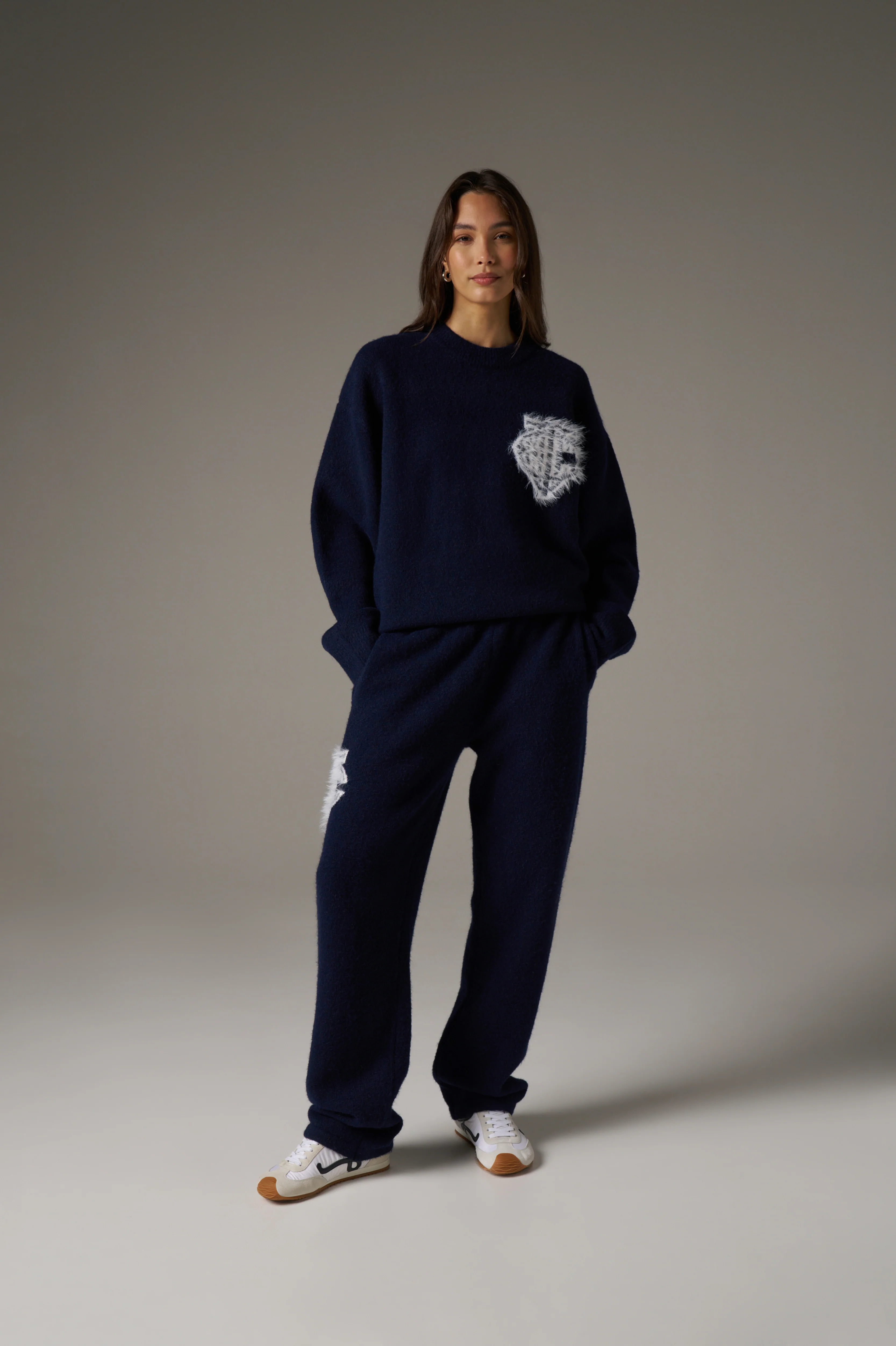 MONOGRAM FLUFFY KNIT CREW - NAVY - Image 5