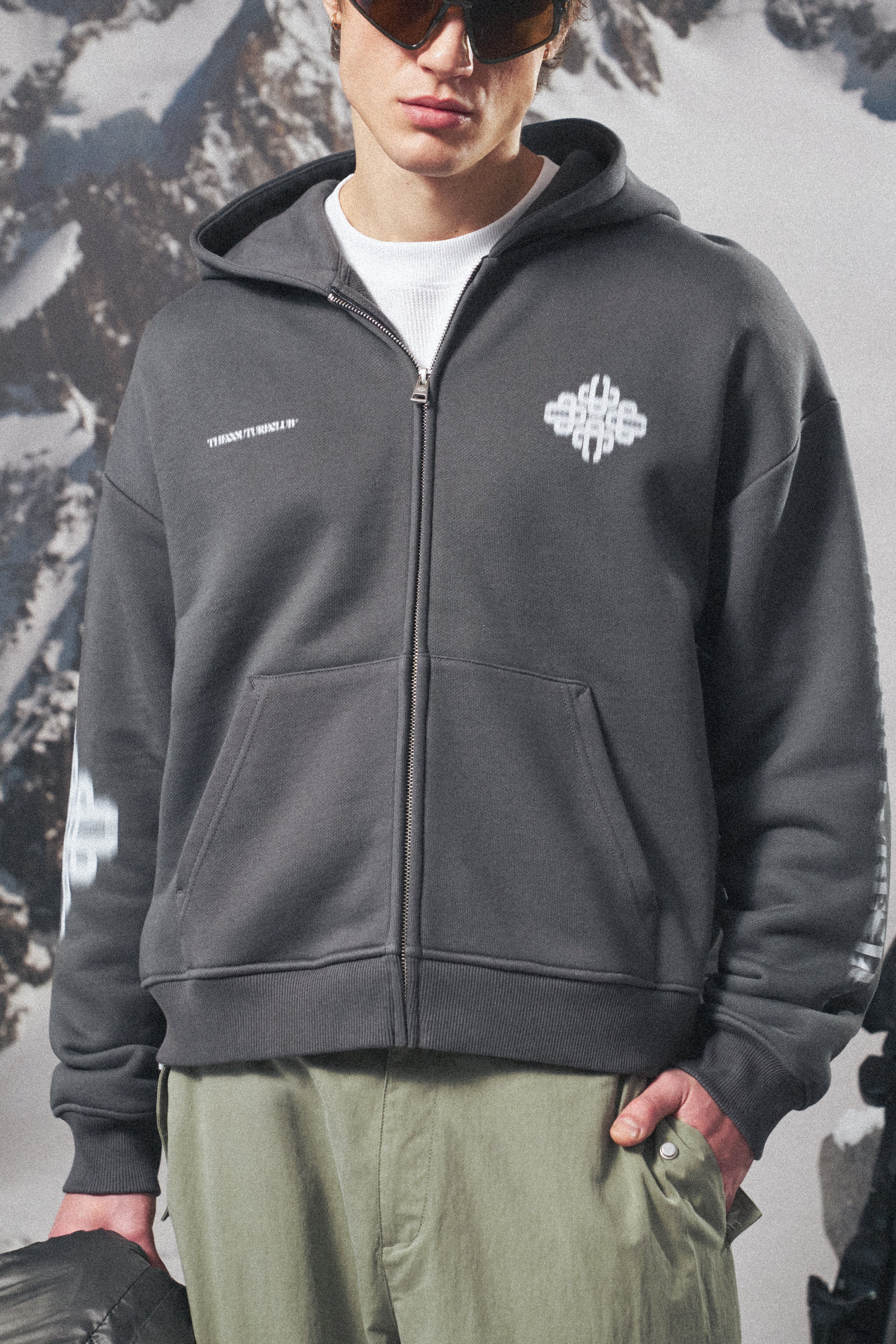 MOTION BLURRED ZIP THROUGH HOODIE - CHARCOAL - Image 4