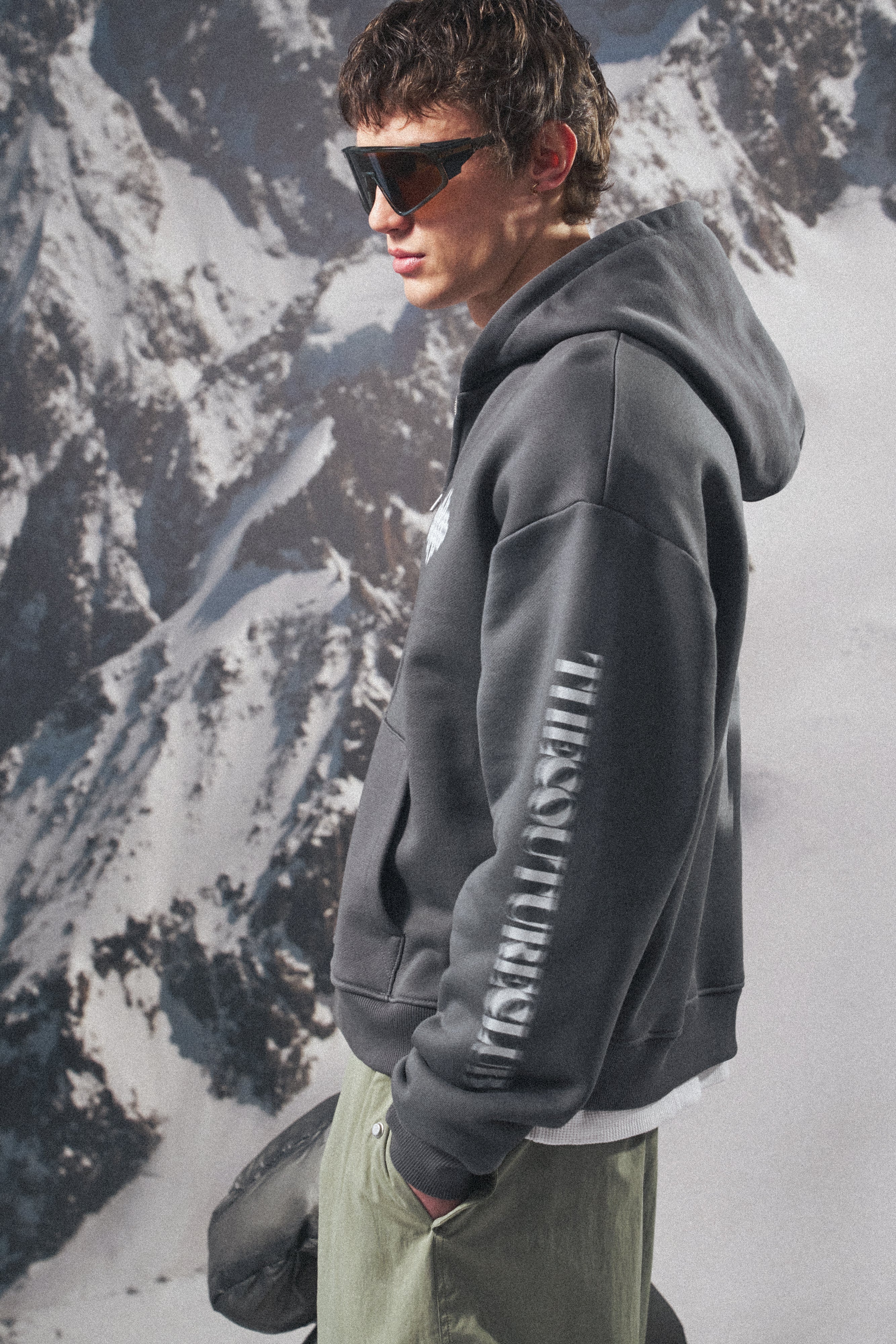 MOTION BLURRED ZIP THROUGH HOODIE - CHARCOAL - Image 5