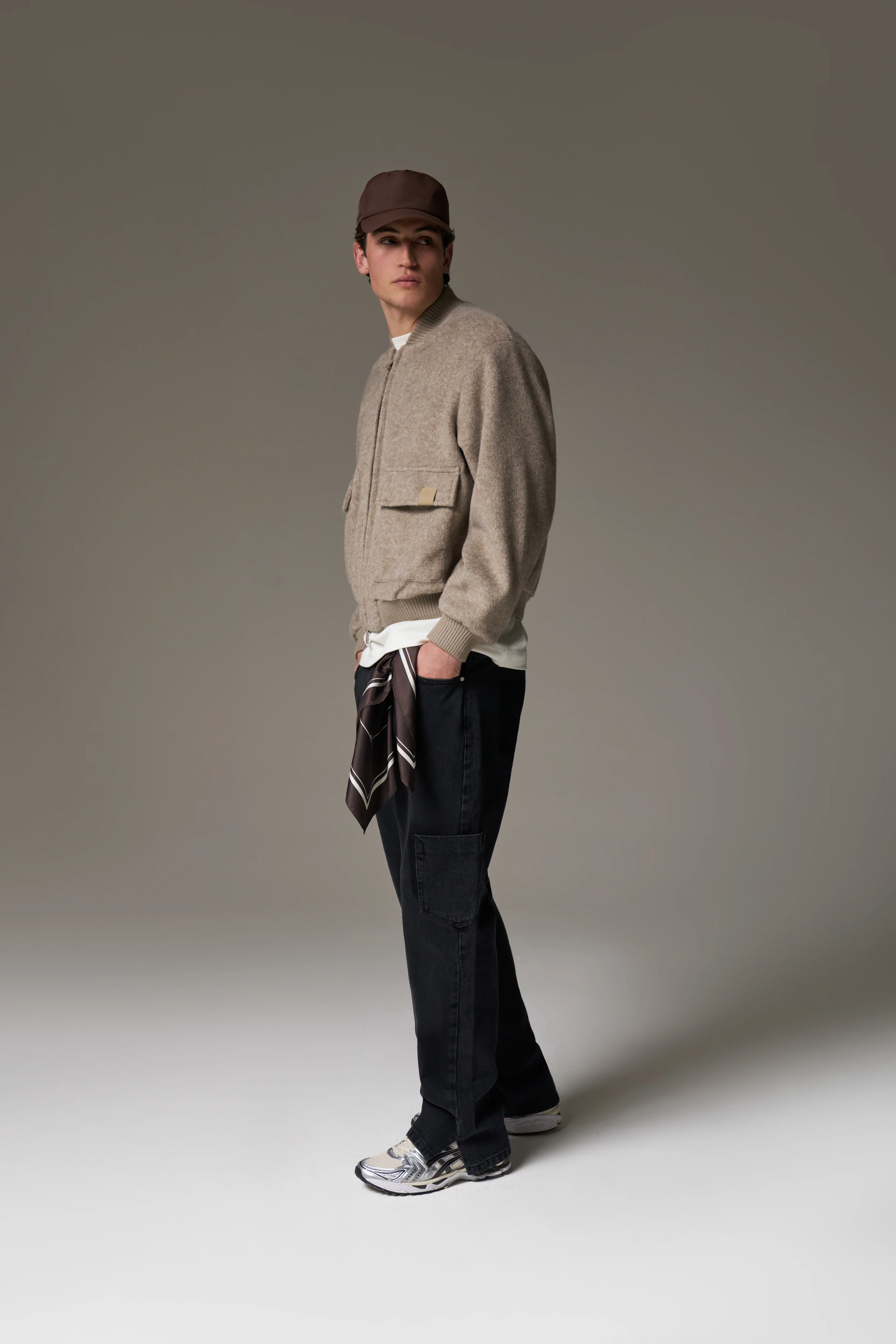 MULTI POCKET WASHED JEAN - BLACK WASH - Image 3